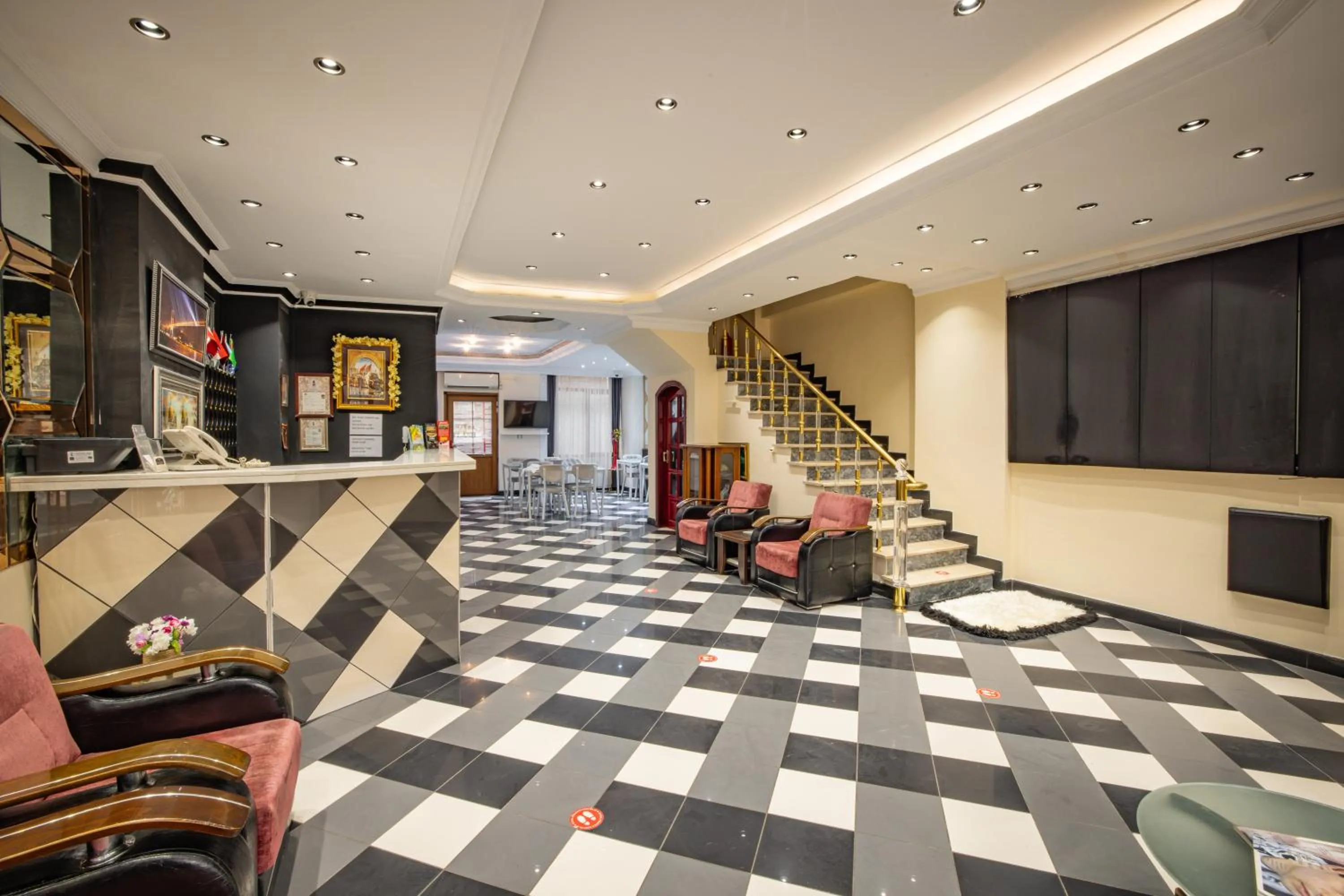 TV and multimedia in Hotel Flash