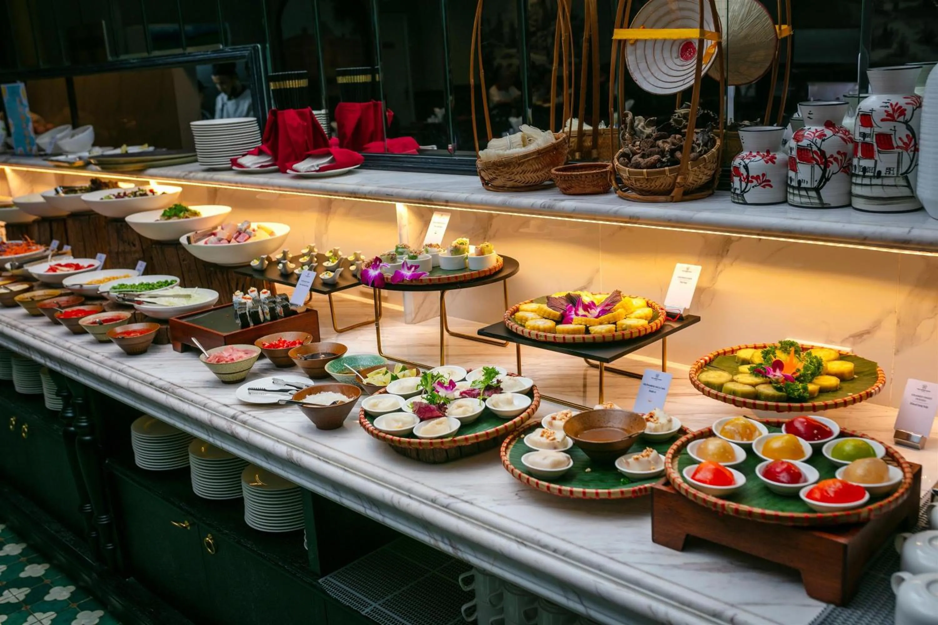 Food and drinks in THE LEGEND HANOI Hotel