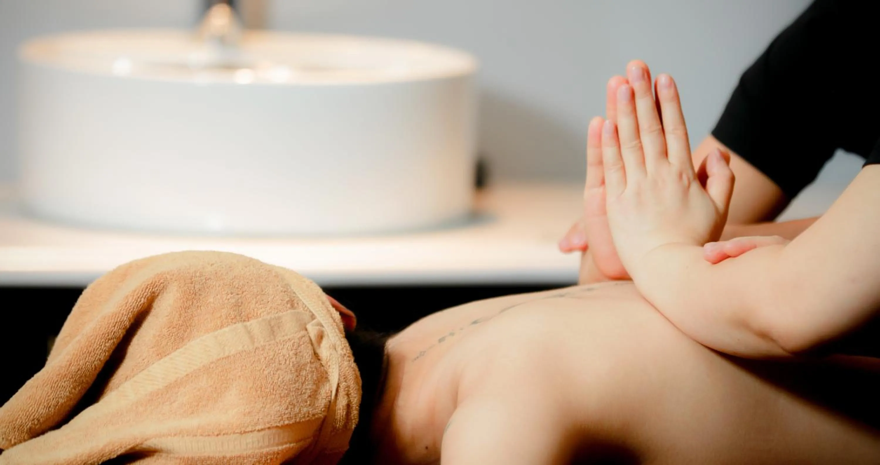 Massage in THE LEGEND HANOI Hotel