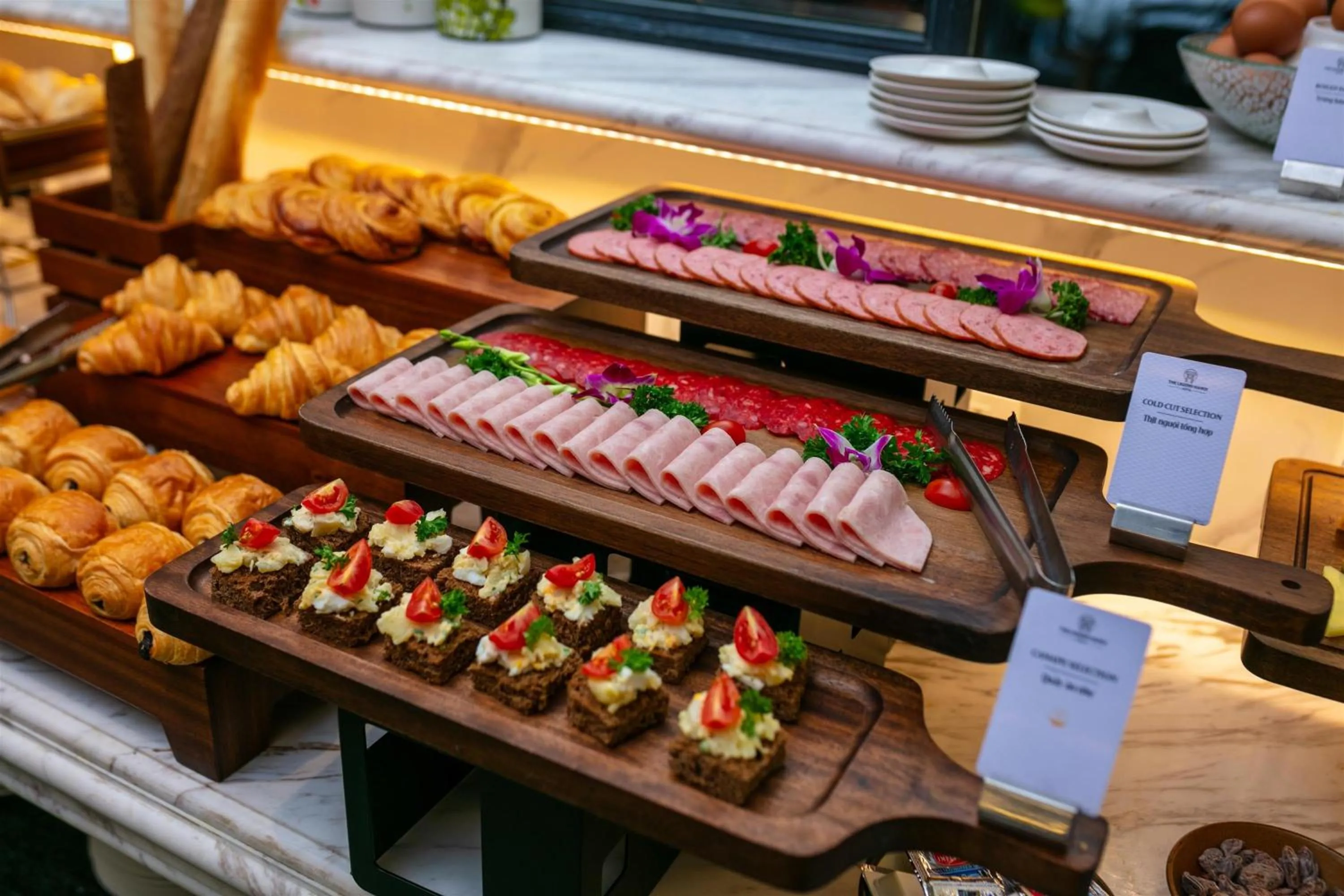 Food and drinks in THE LEGEND HANOI Hotel