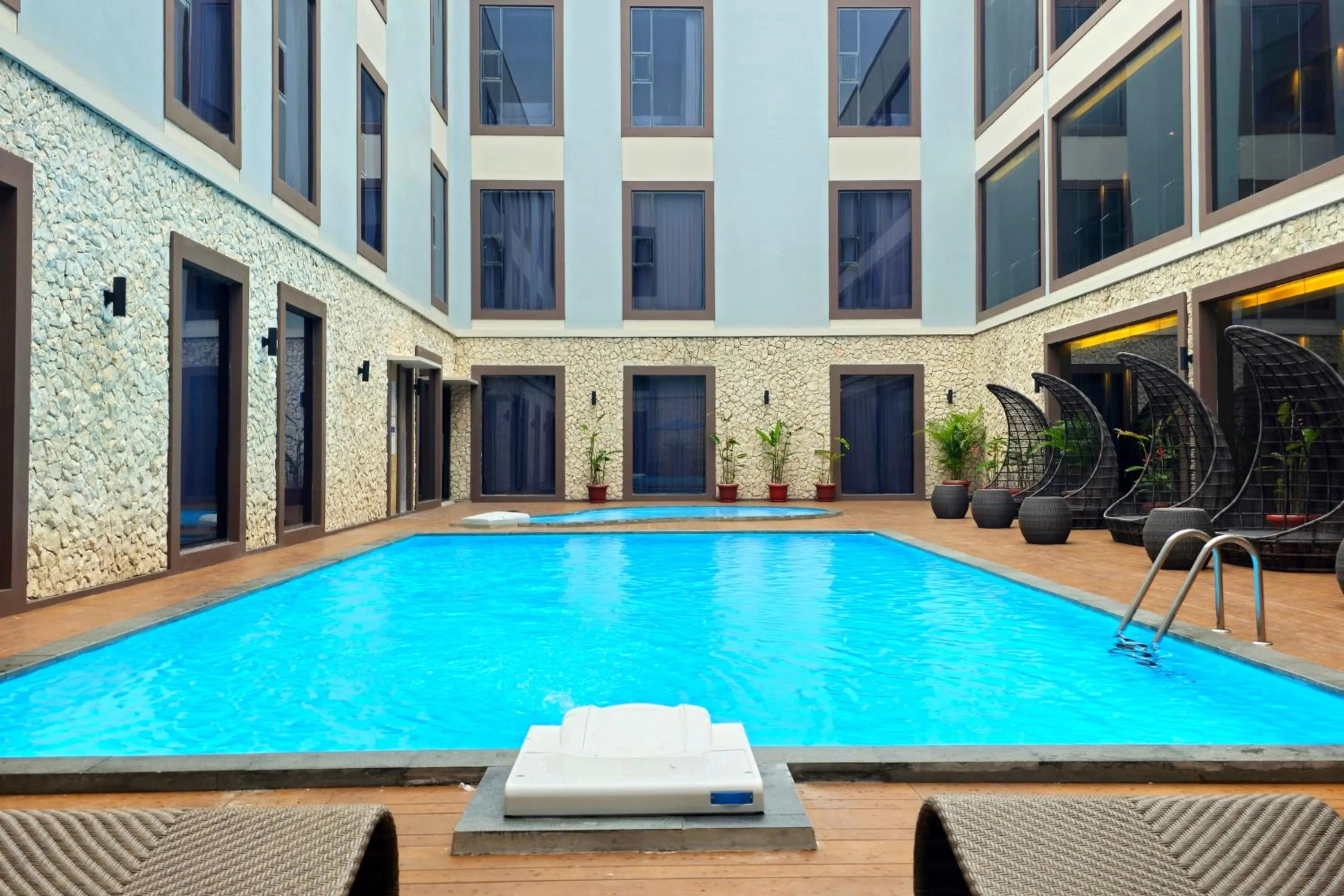 Swimming pool in Swiss-Belinn Indramayu