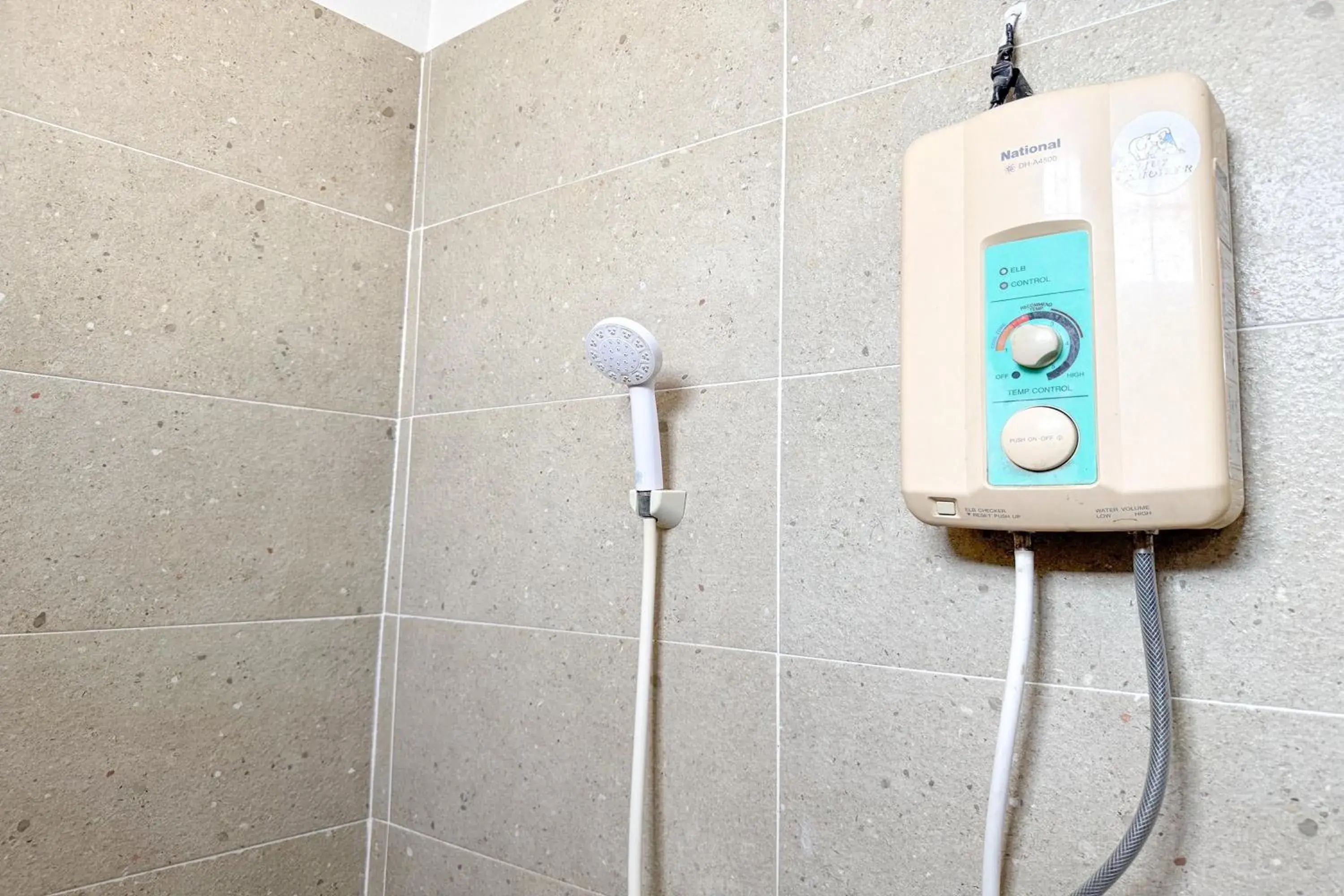 Shower in Jitrawadee Hotel Shower in Jitrawadee Hotel