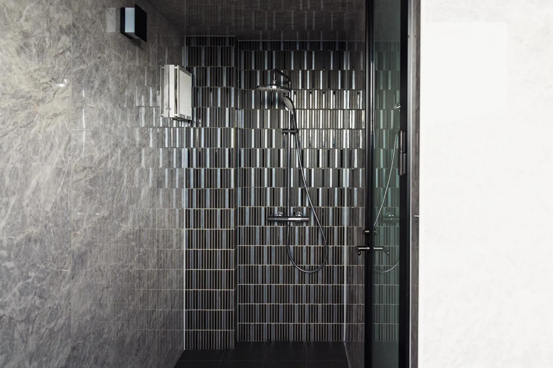 Shower in Onomichi Club