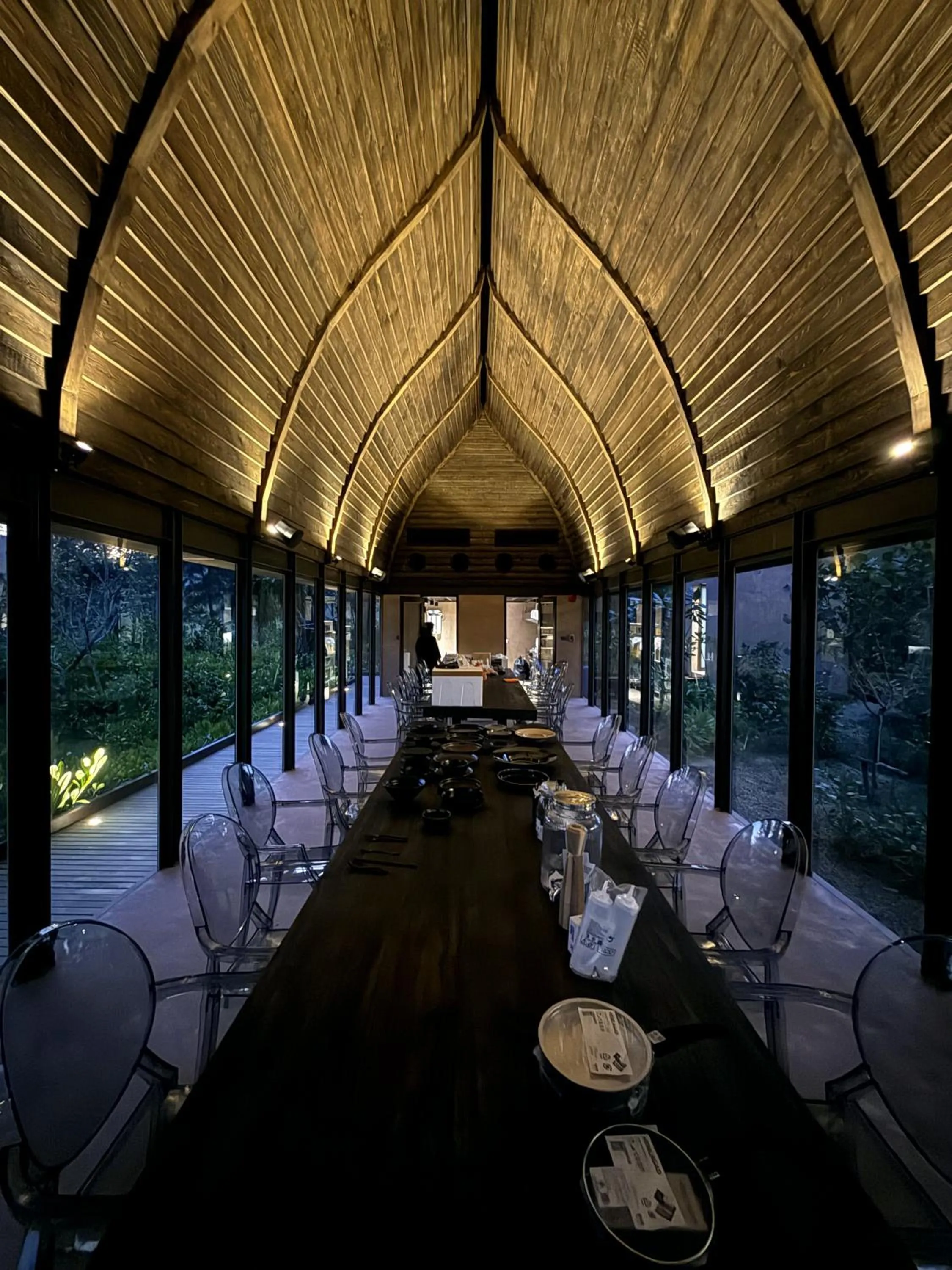 Restaurant/places to eat in inchantreedoolay huahin