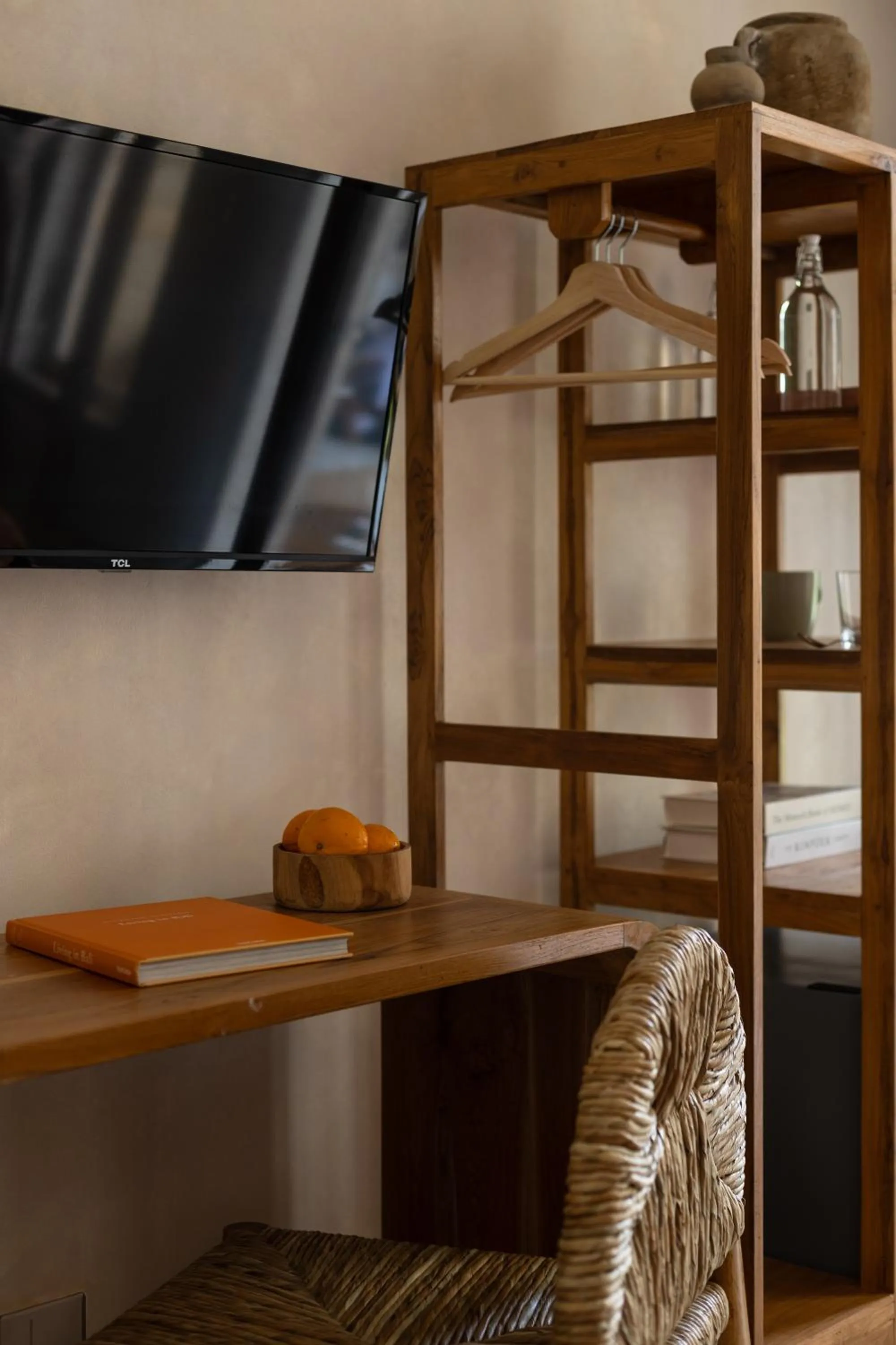 Restaurant/places to eat, Bed in KALM Bali