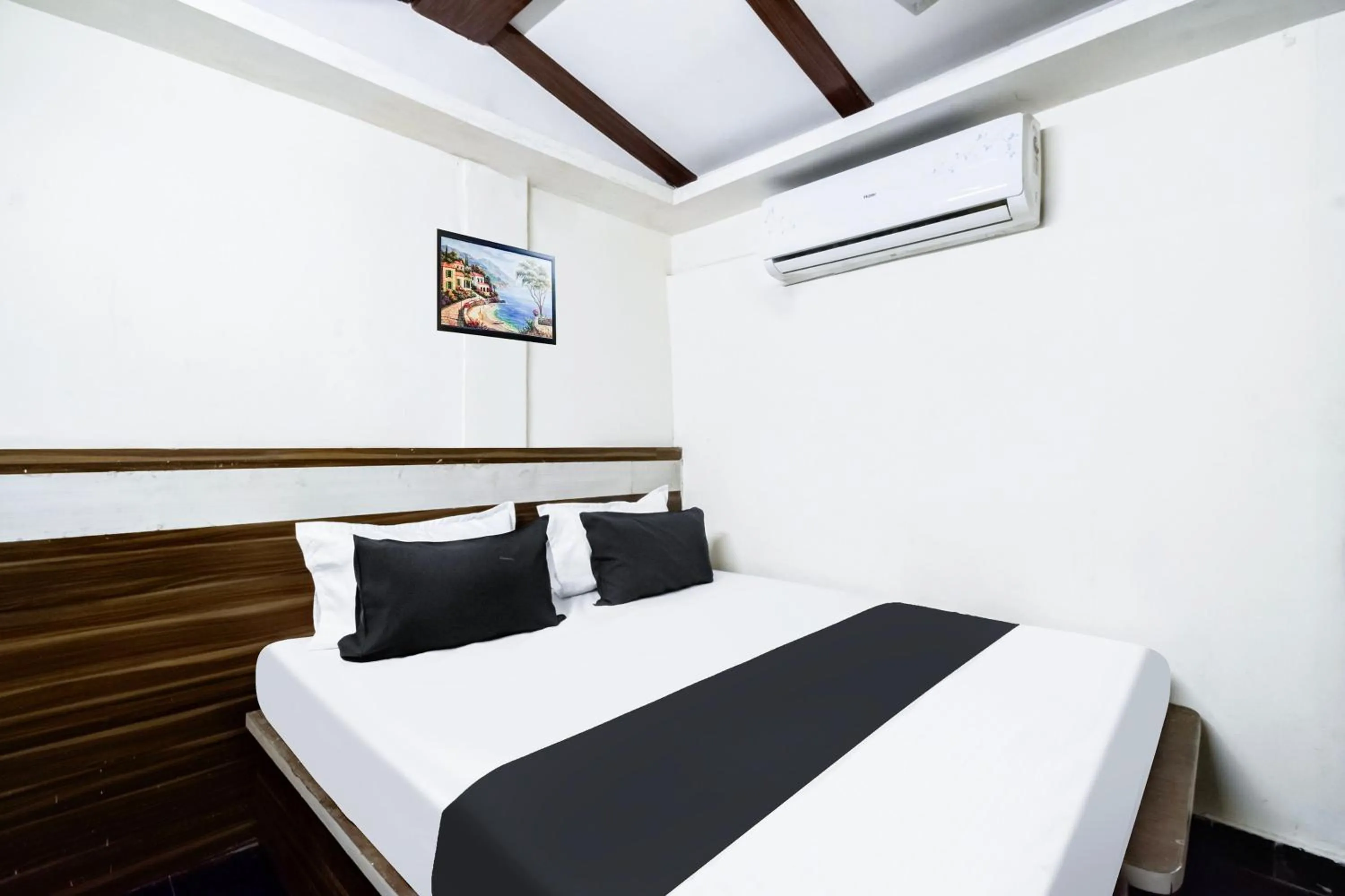 Bedroom, Bed in HOTEL O SUN RESIDENCY