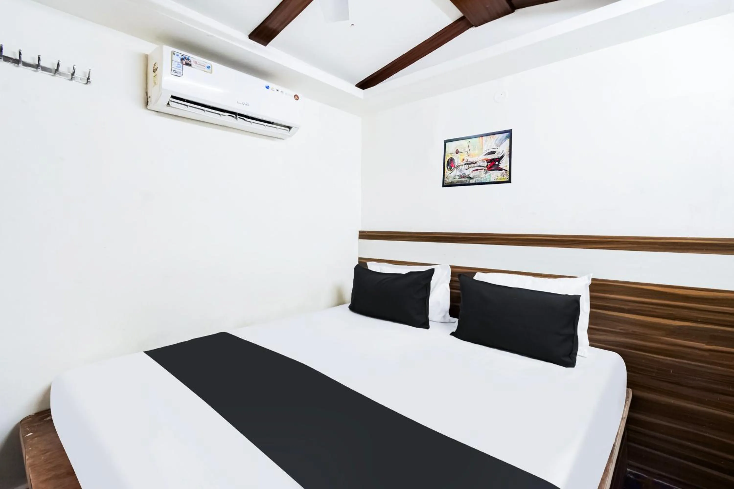 Bedroom, Bed in HOTEL O SUN RESIDENCY