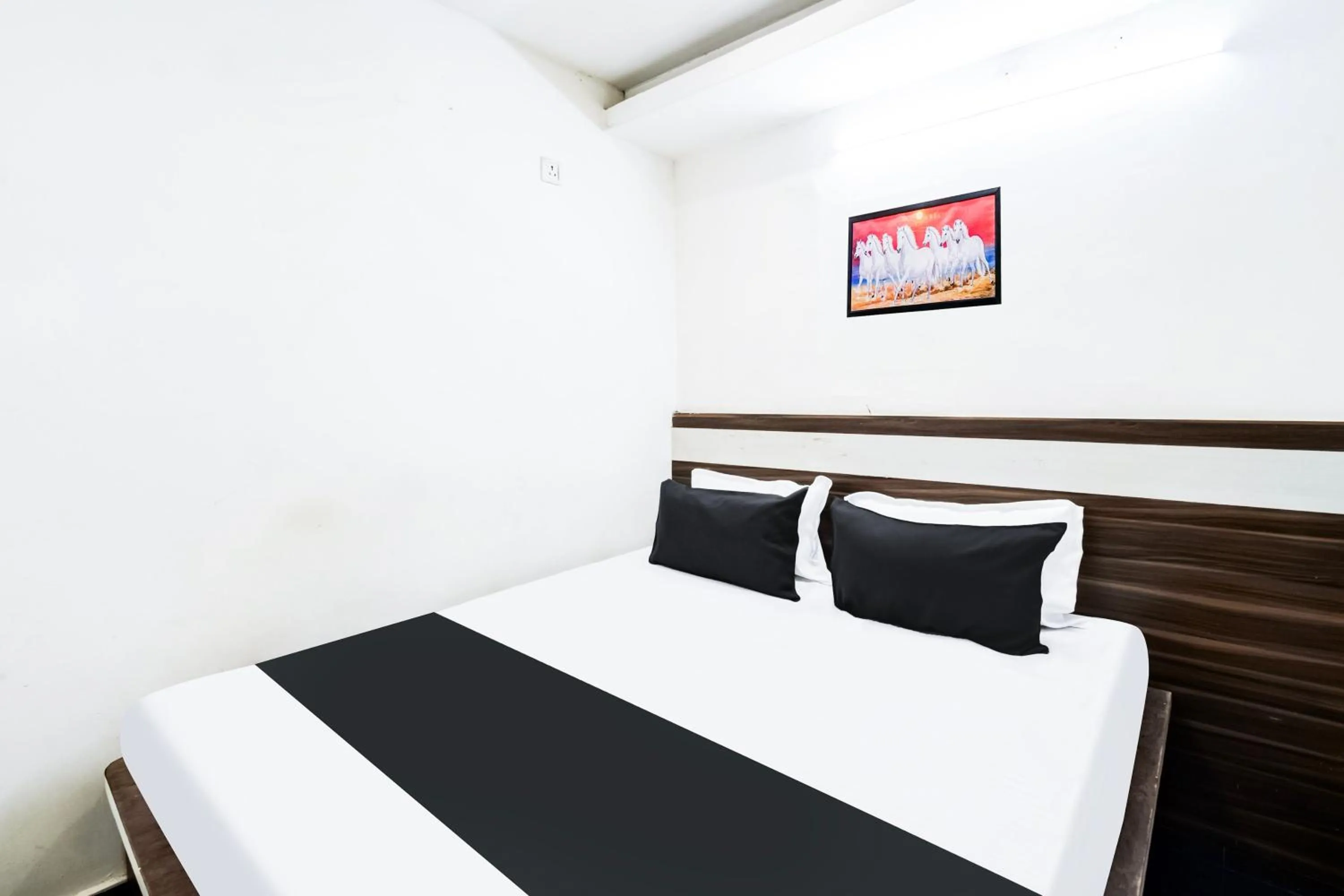 Bedroom, Bed in HOTEL O SUN RESIDENCY