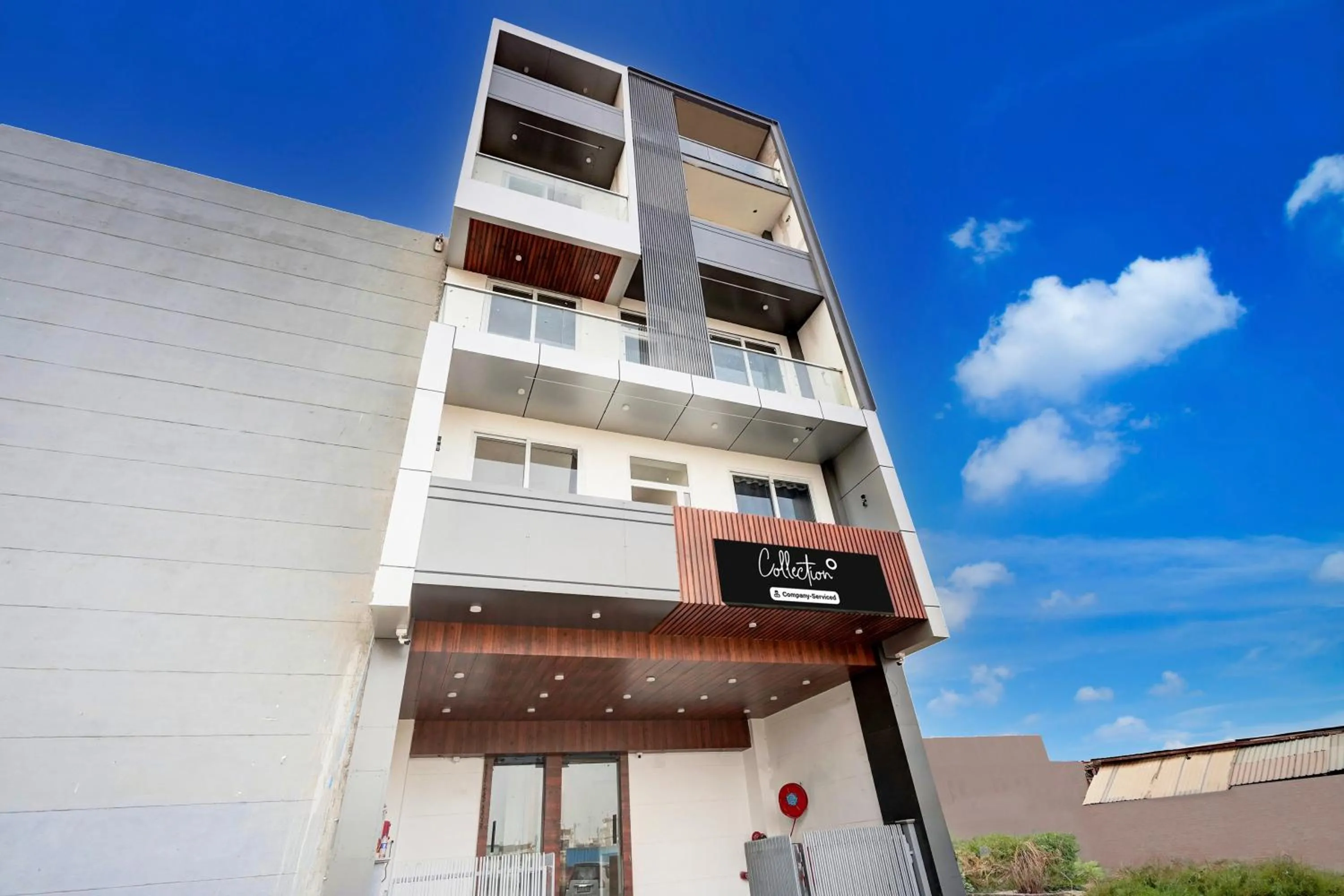 Facade/entrance in Super Collection O Surajpur Chowk Greater Noida