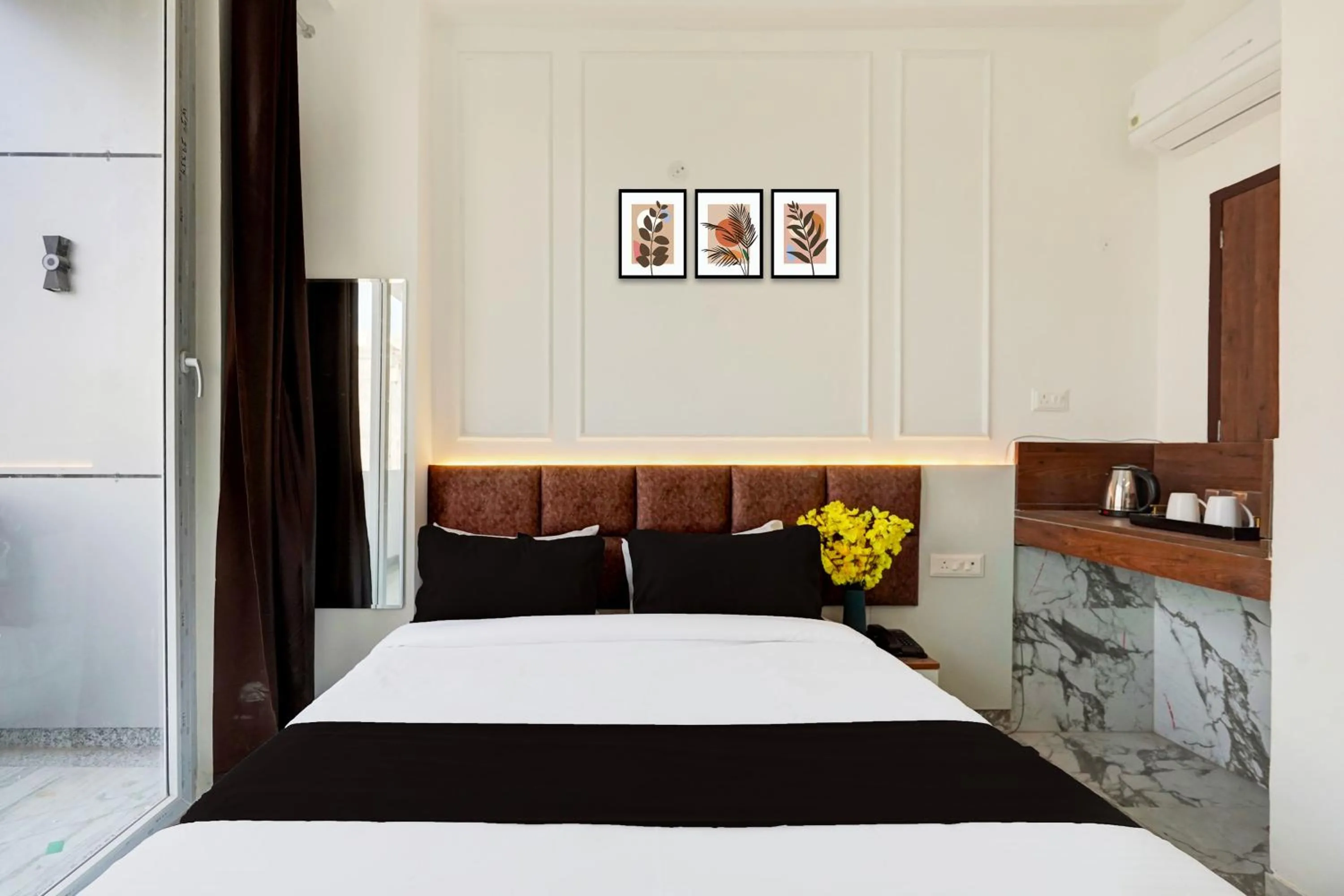 Bedroom, Bed in Super Collection O Surajpur Chowk Greater Noida
