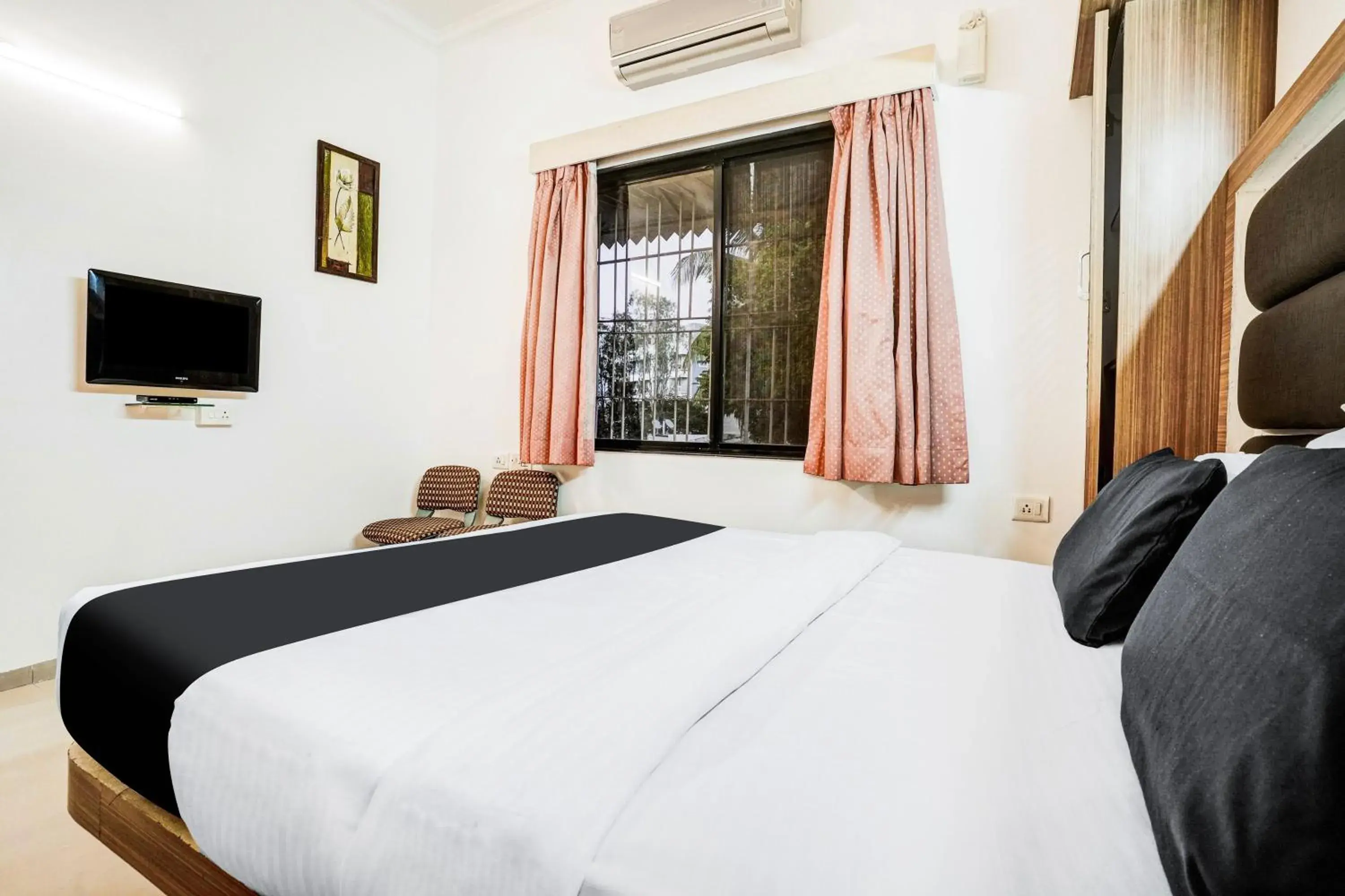 Classic Triple Room - single occupancy in Super Hotel O Nashik Classic Triple Room - single occupancy in Super Hotel O Nashik