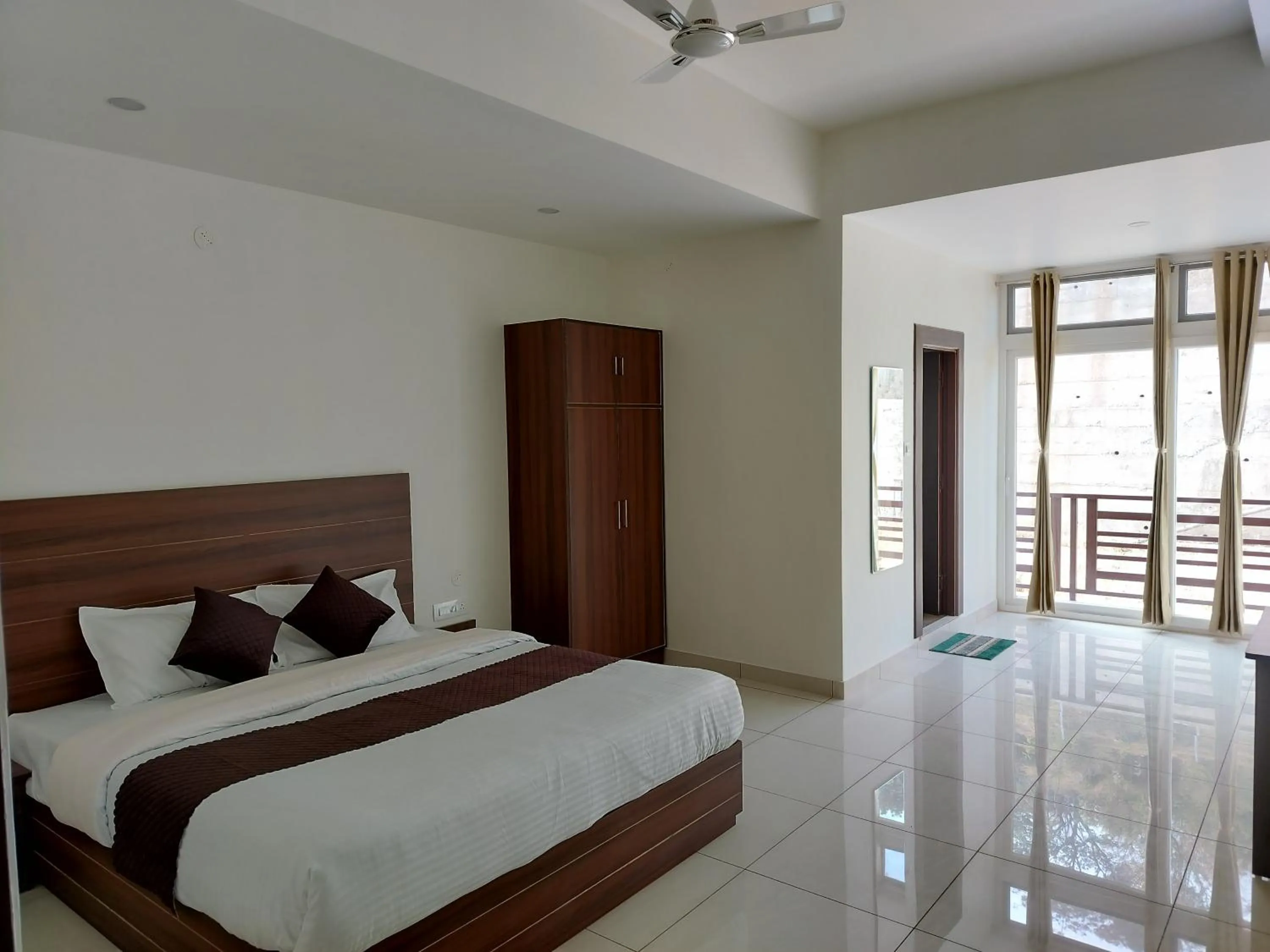 Bedroom, Bed in Hotel Rewalsar Heights