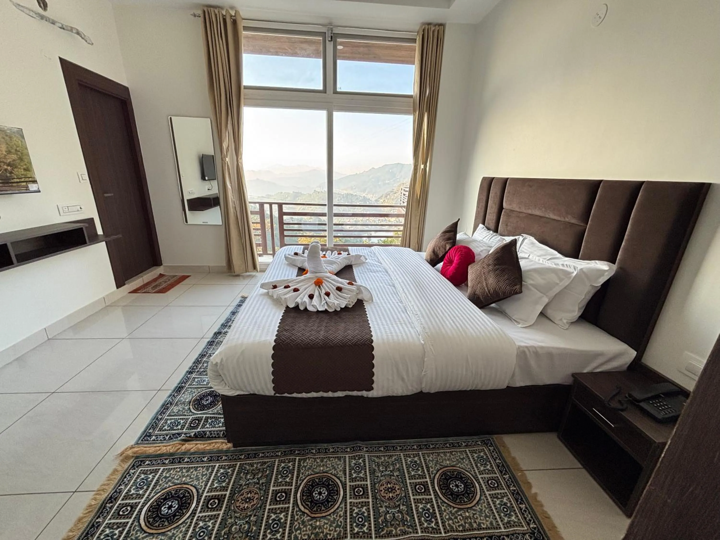 Bedroom, Bed in Hotel Rewalsar Heights