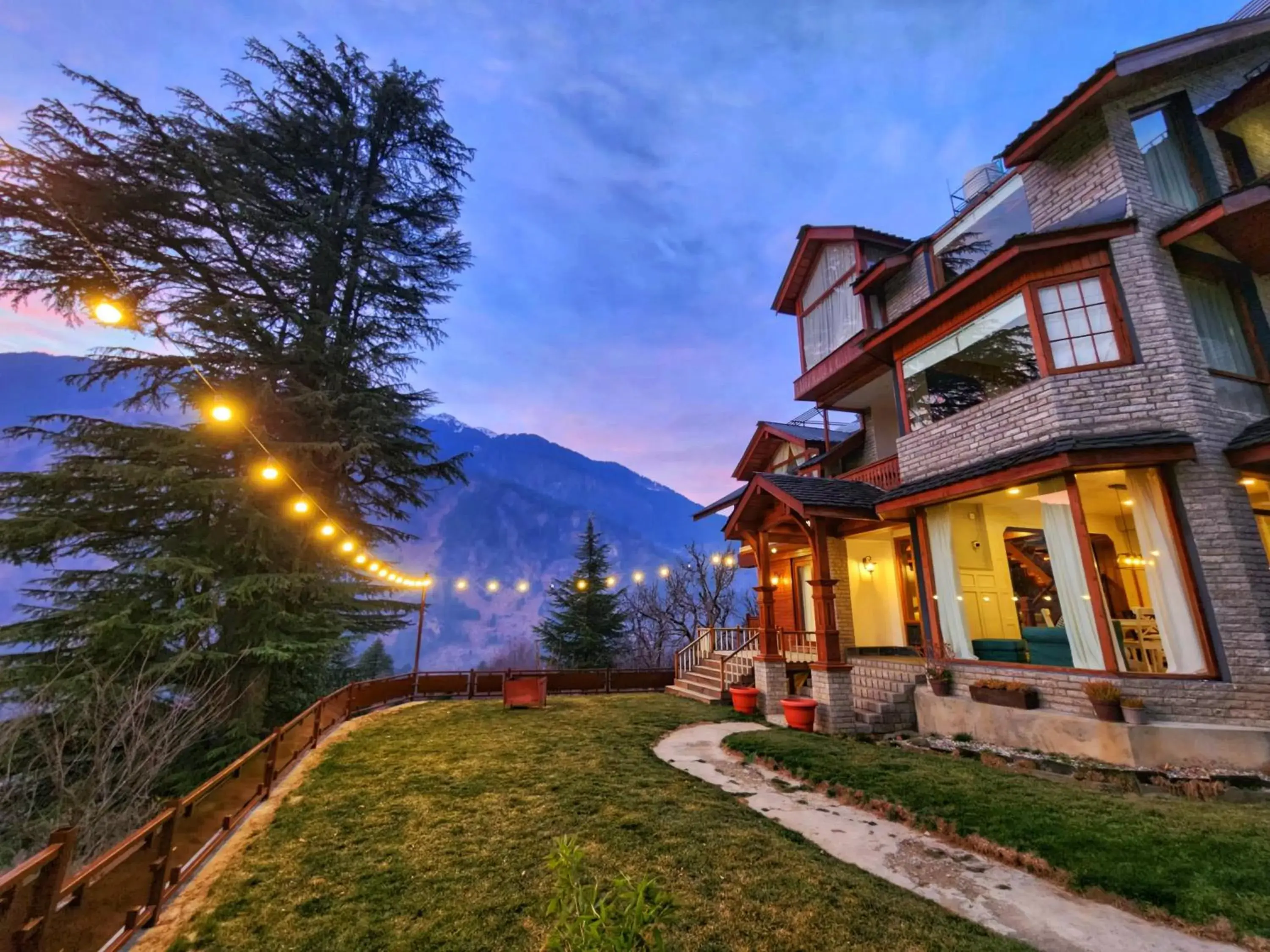 Property building in Hygge Home Manali Property building in Hygge Home Manali