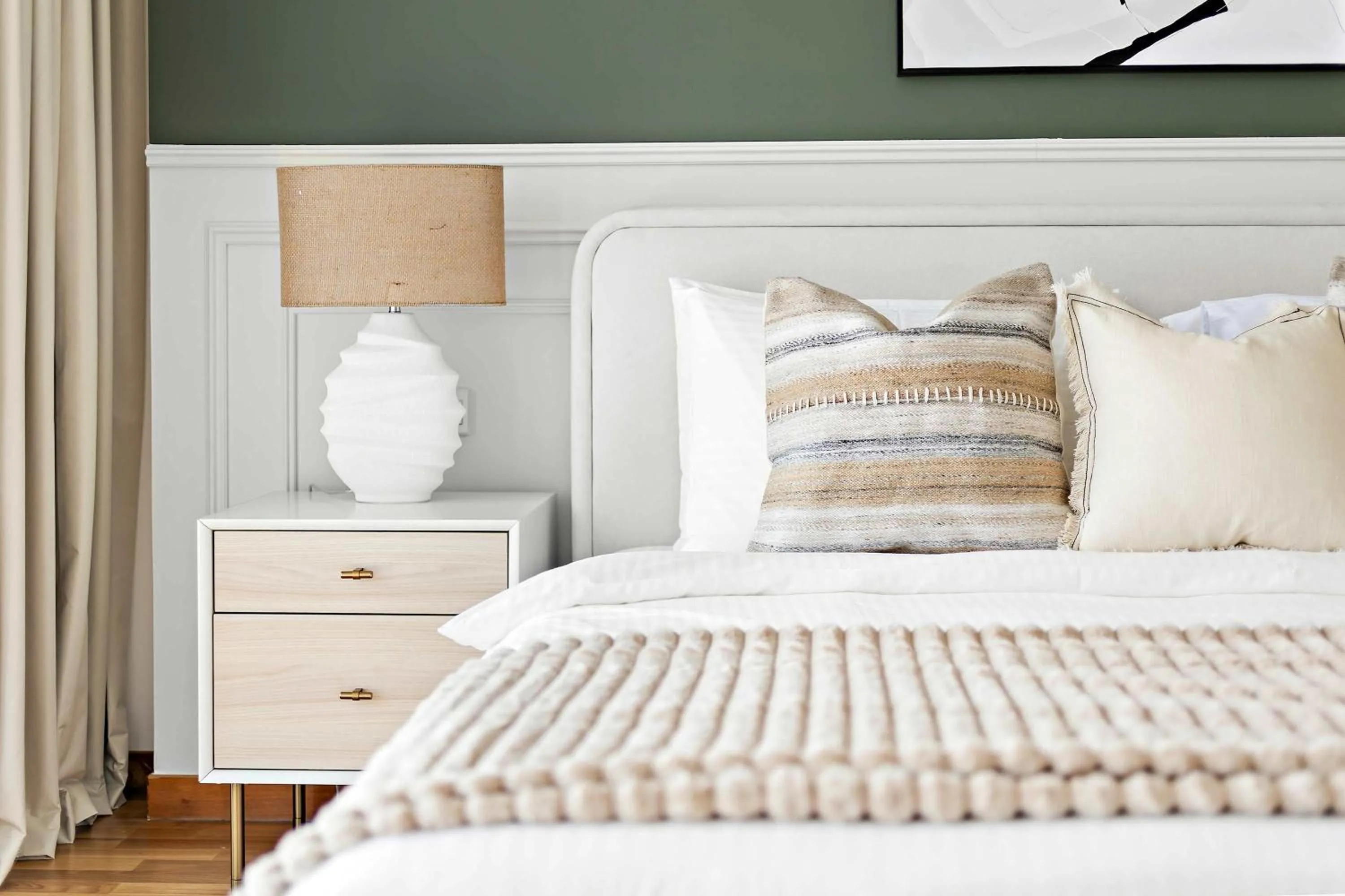 Photo of the whole room, Bed in Silkhaus Burj Khalifa & Zaabeel View in Burj Daman