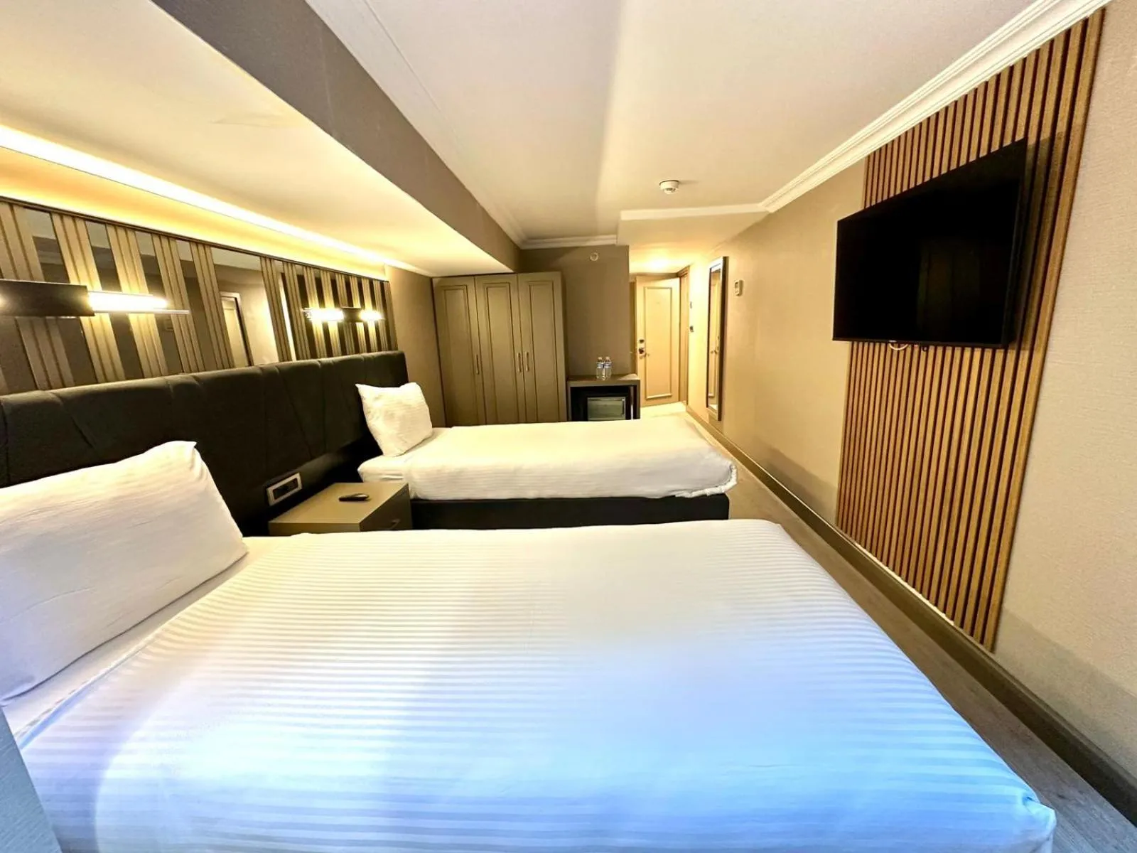 Bed in Aven Hotel