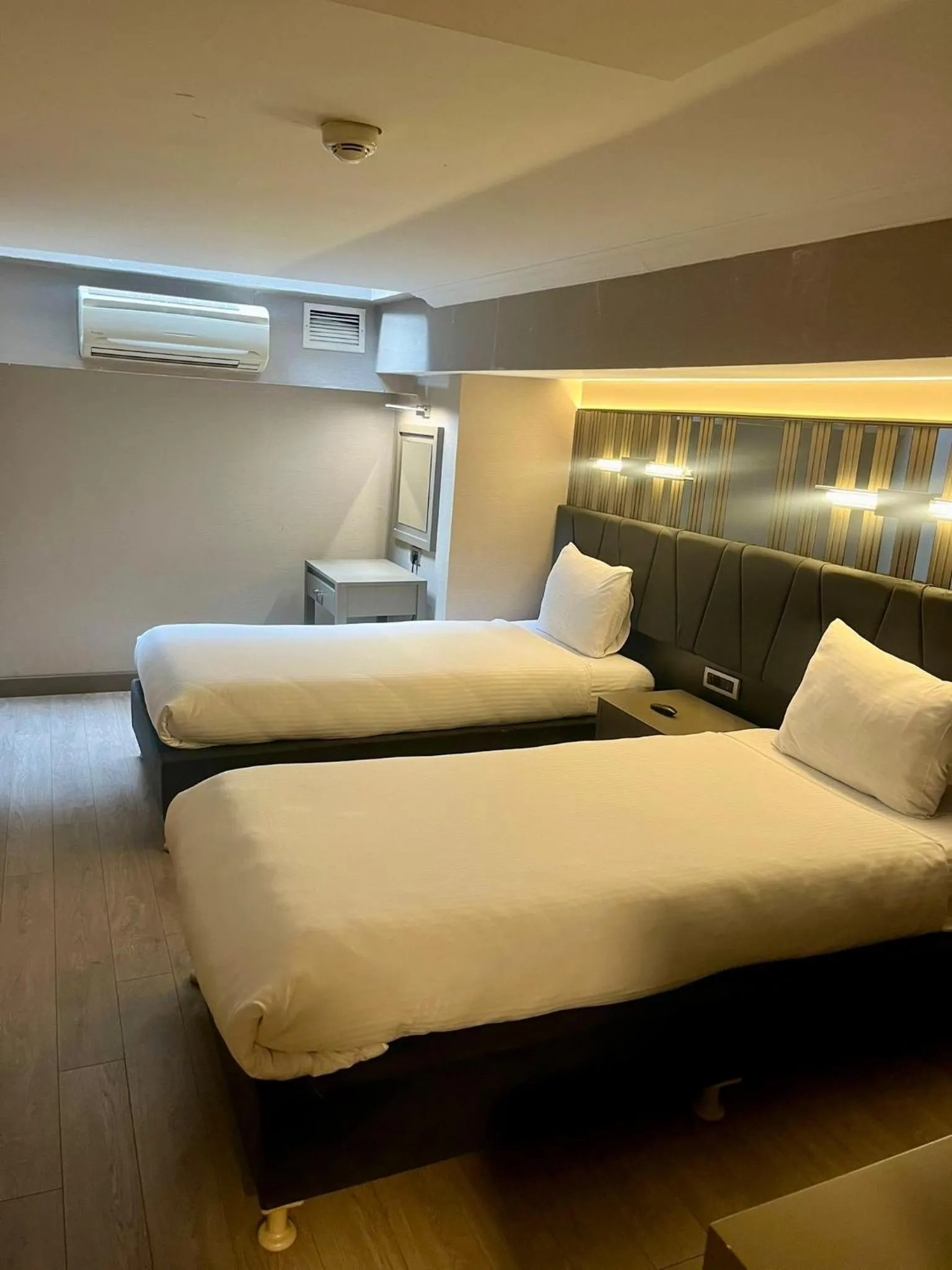 Bed in Aven Hotel