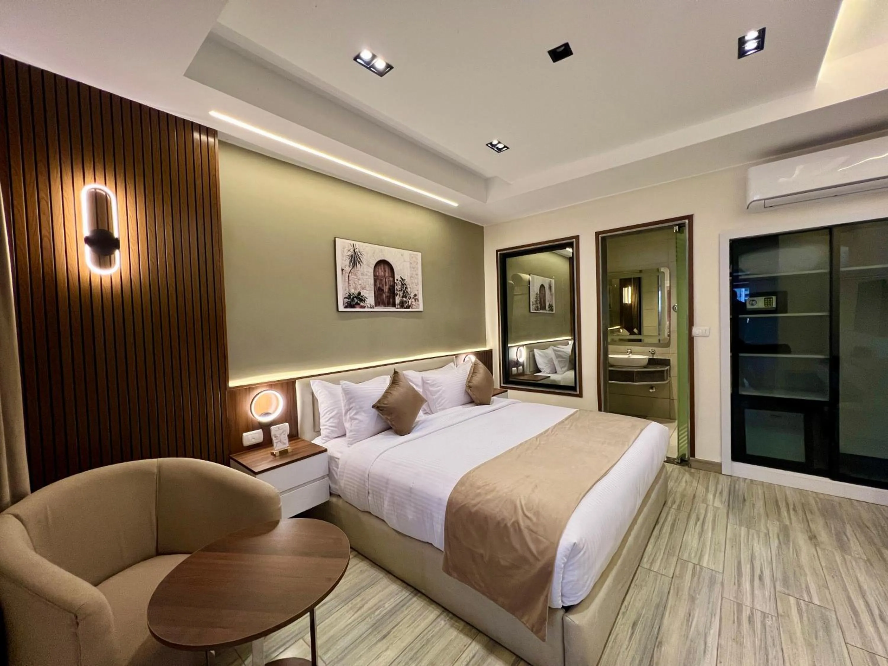 Photo of the whole room, Bed in XU San Stefano Hotel Alexandria