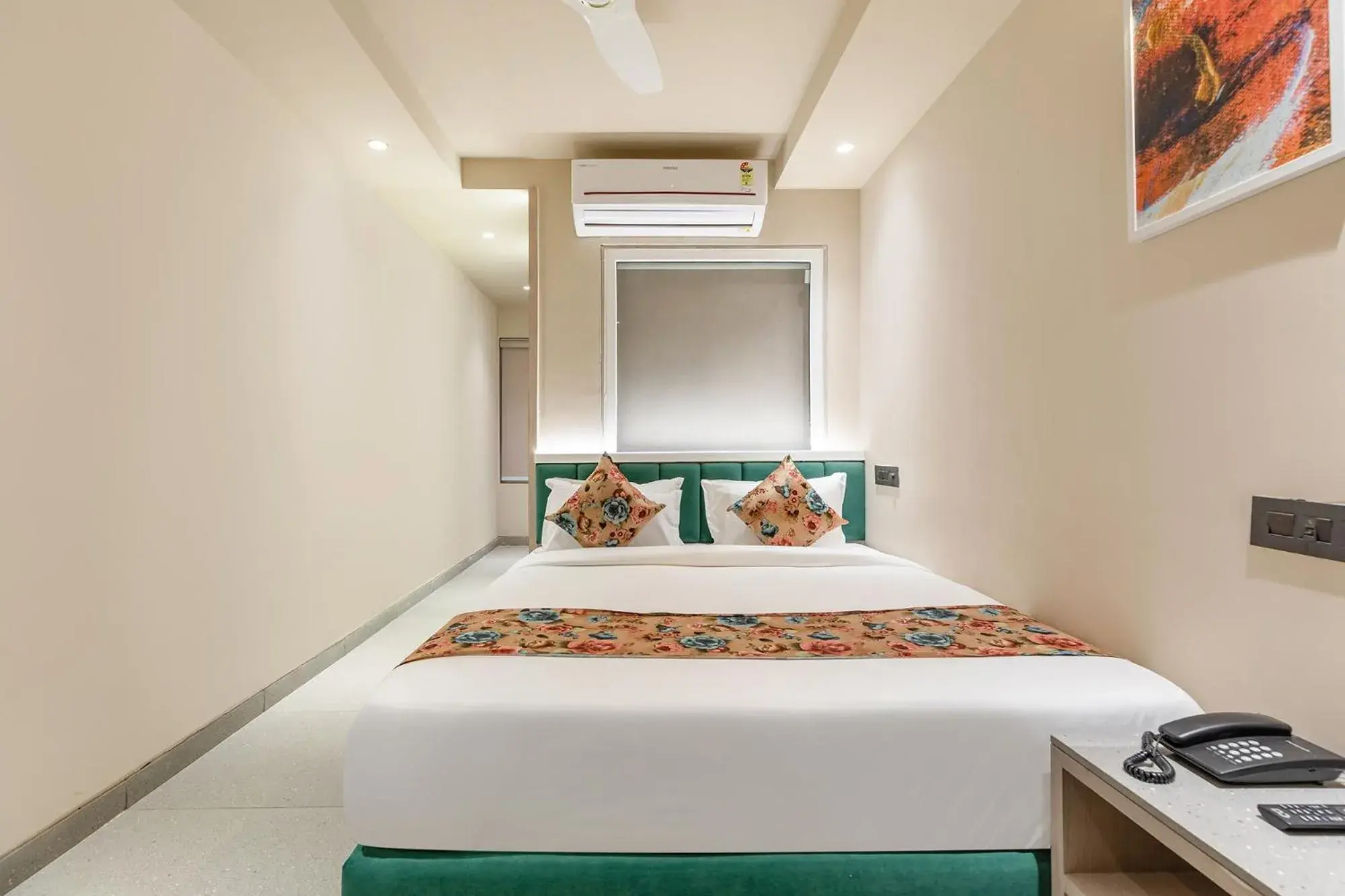 Bed in FabHotel Red Vibe - Kasturba Nagar Bed in FabHotel Red Vibe - Kasturba Nagar