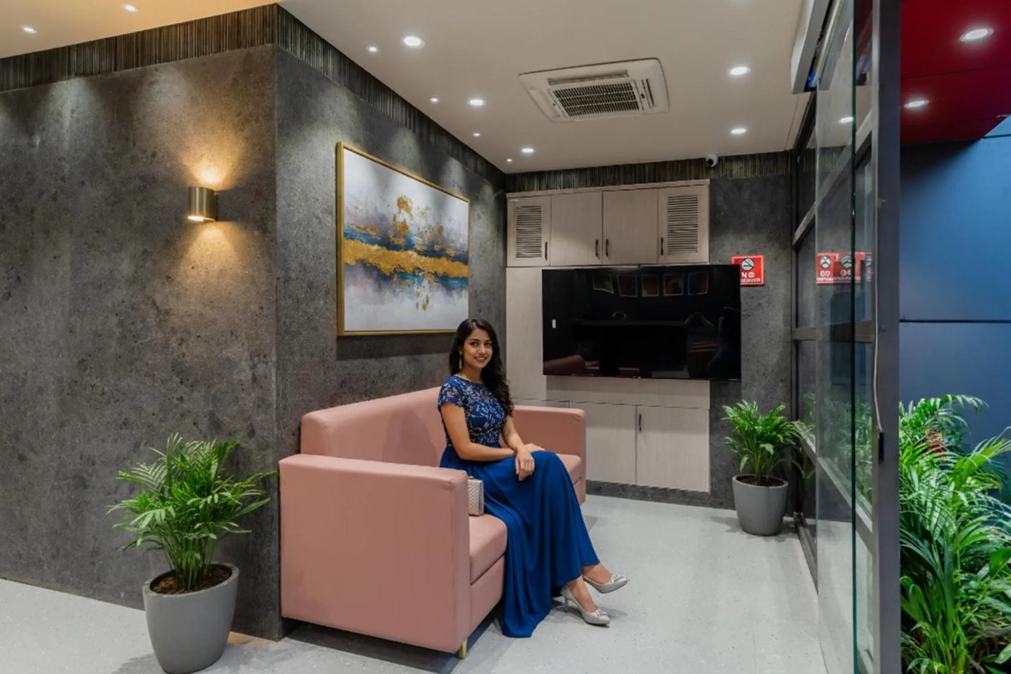 Seating area in FabHotel Red Vibe