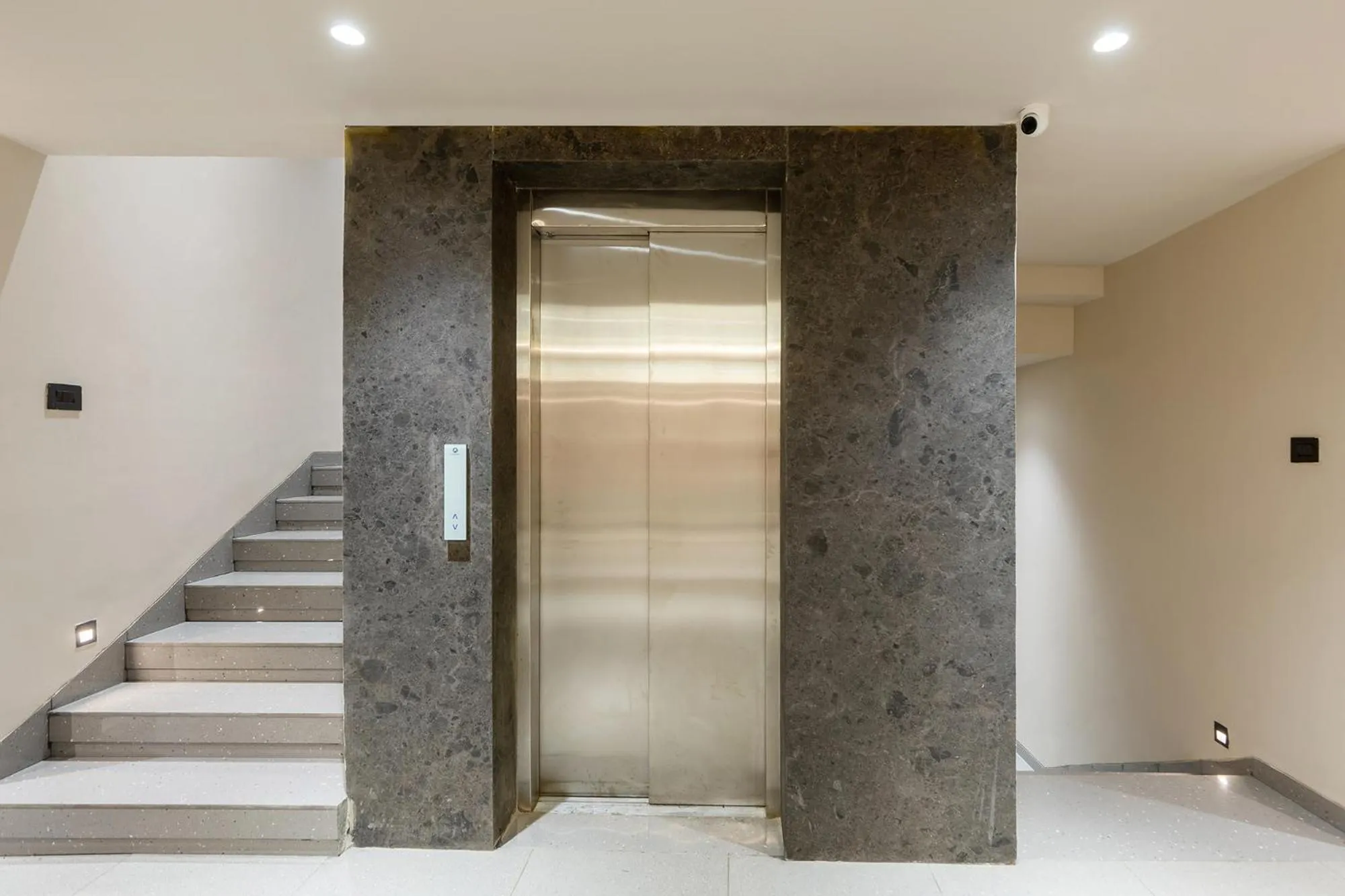 Lobby or reception in FabHotel Red Vibe