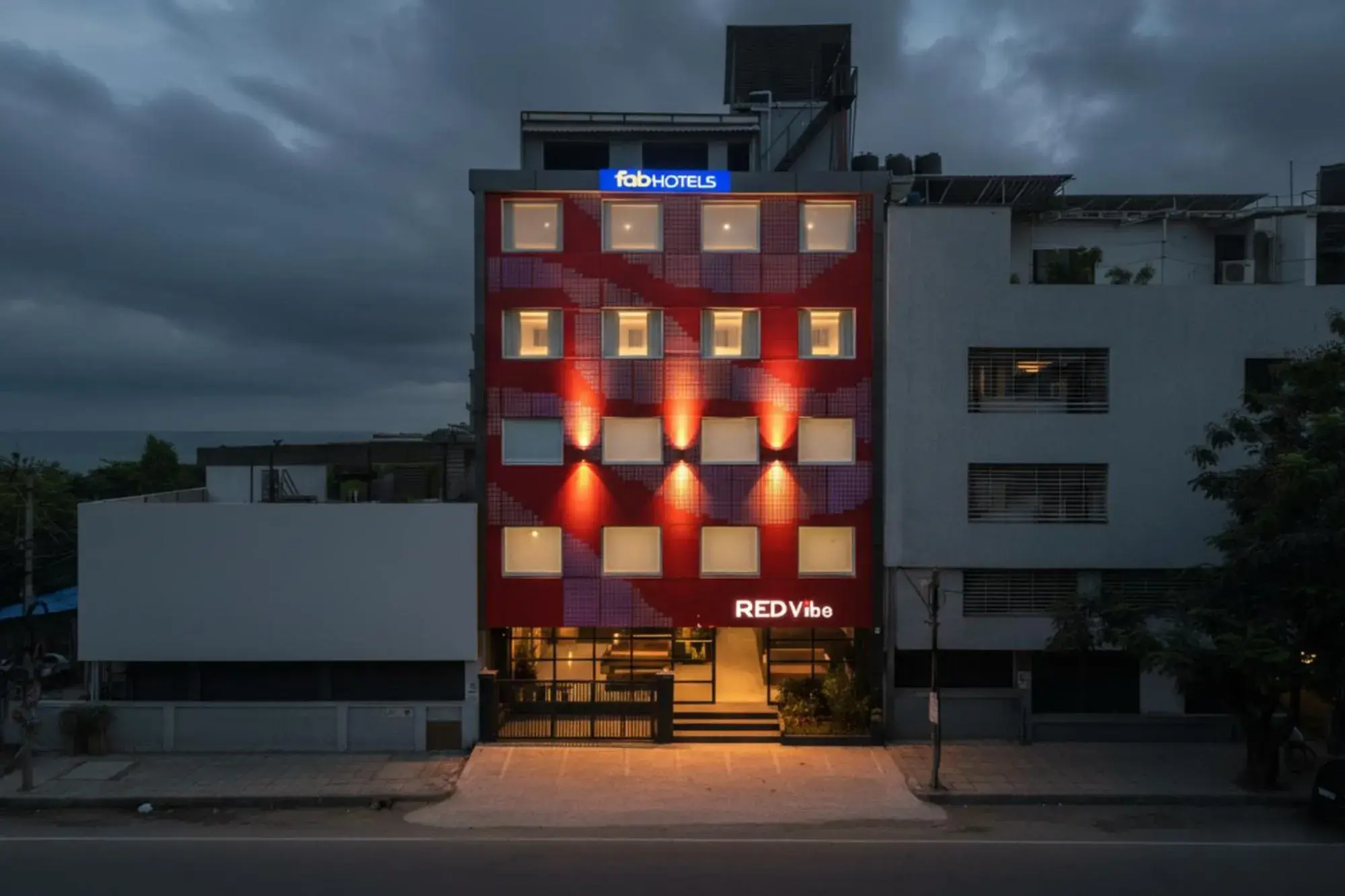 Property building in FabHotel Red Vibe - Kasturba Nagar Property building in FabHotel Red Vibe - Kasturba Nagar