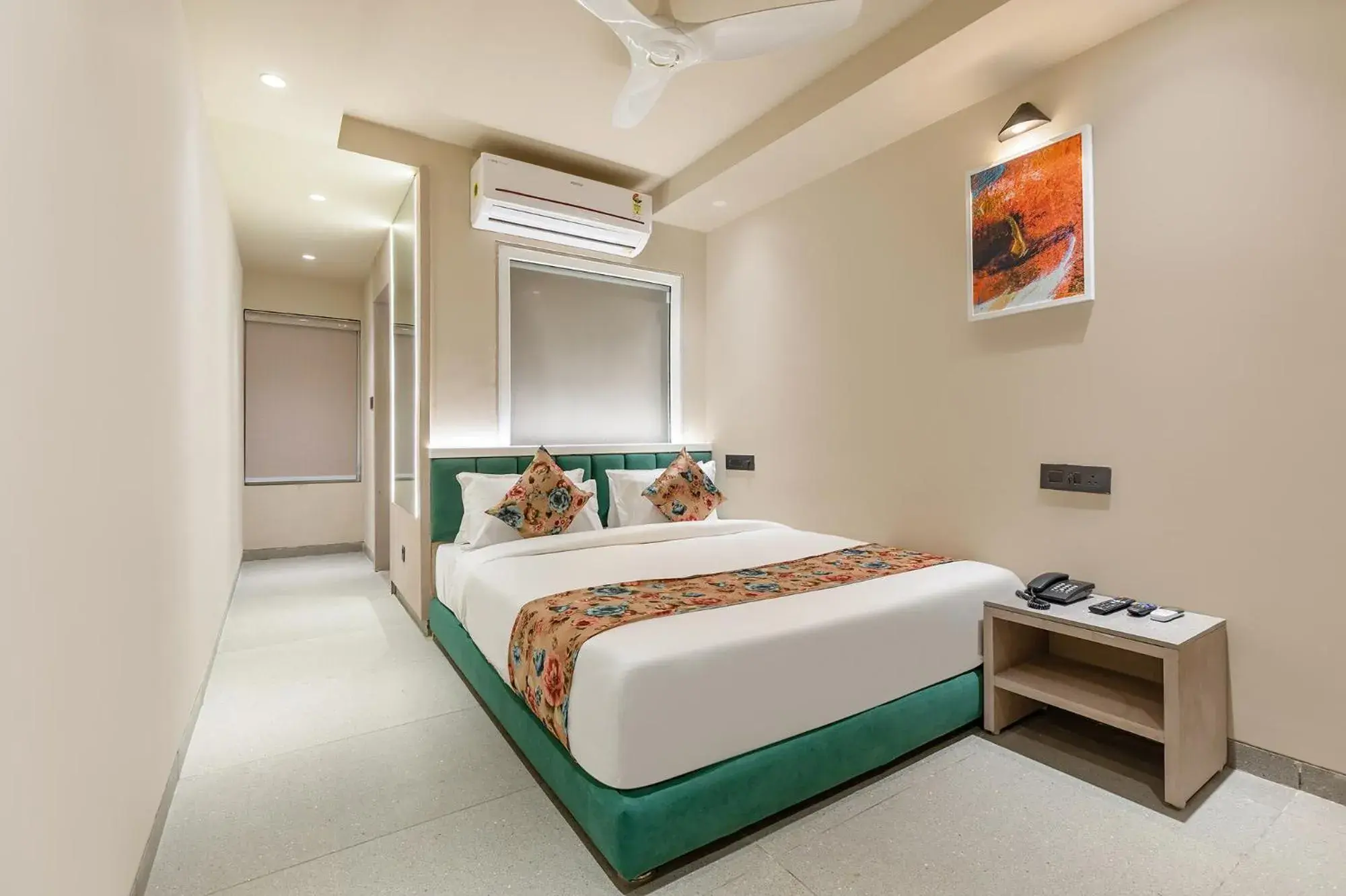 Bed in FabHotel Red Vibe - Kasturba Nagar Bed in FabHotel Red Vibe - Kasturba Nagar