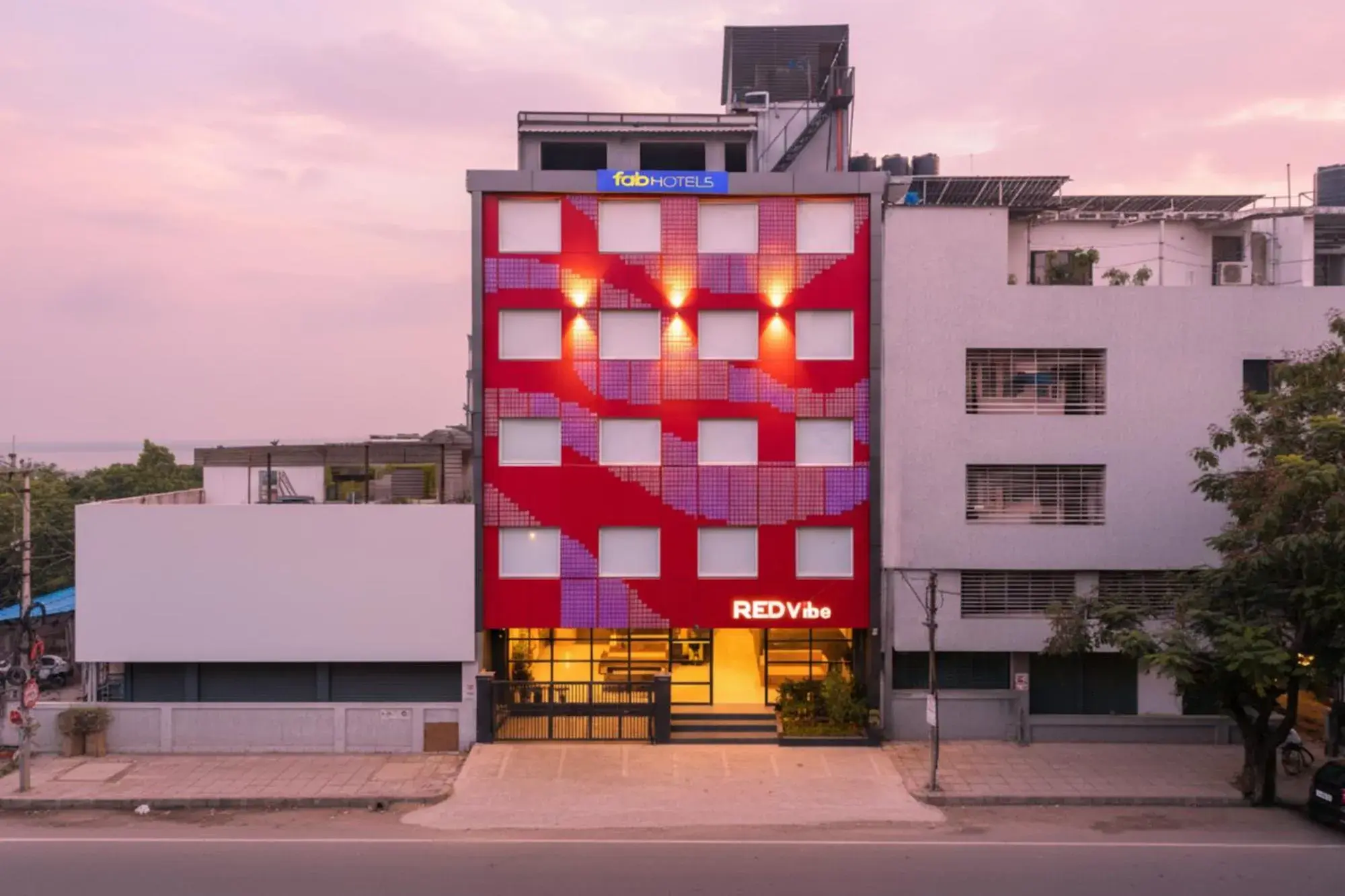Facade/entrance in FabHotel Red Vibe - Kasturba Nagar Facade/entrance in FabHotel Red Vibe - Kasturba Nagar