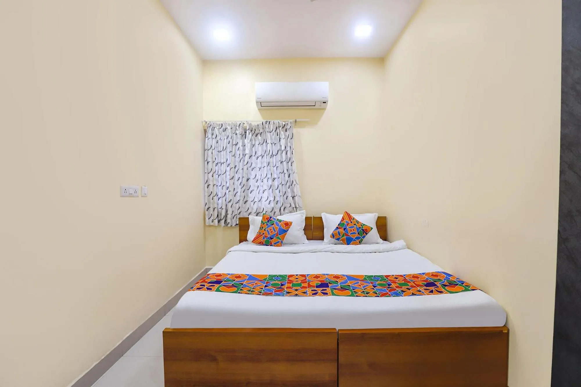 Bed in FabHotel GT Empire