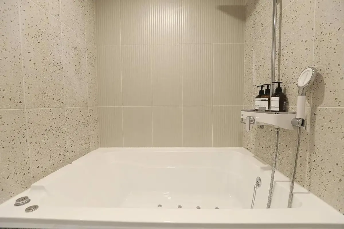 Bathroom in Rosy Hotel