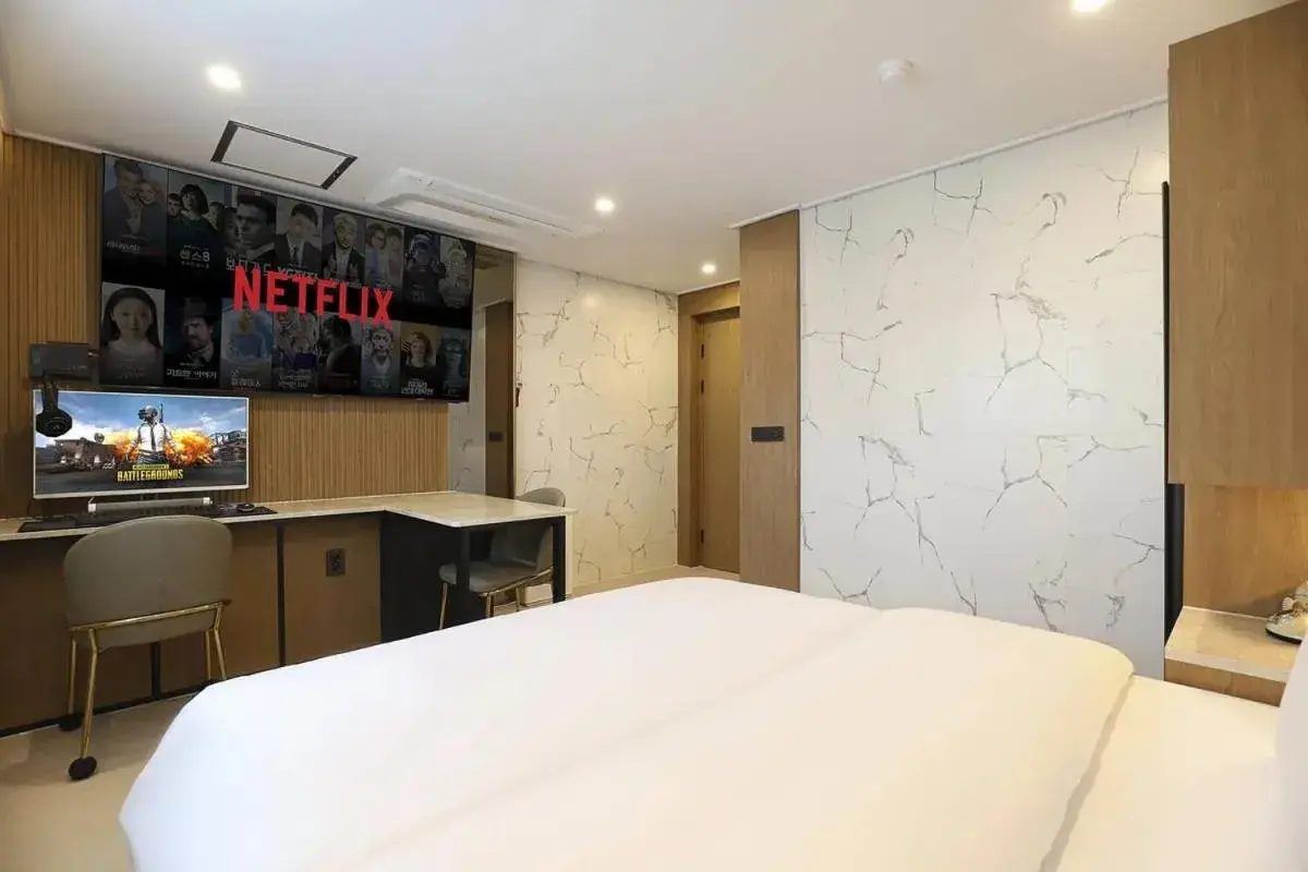 Bed in Rosy Hotel Bed in Rosy Hotel