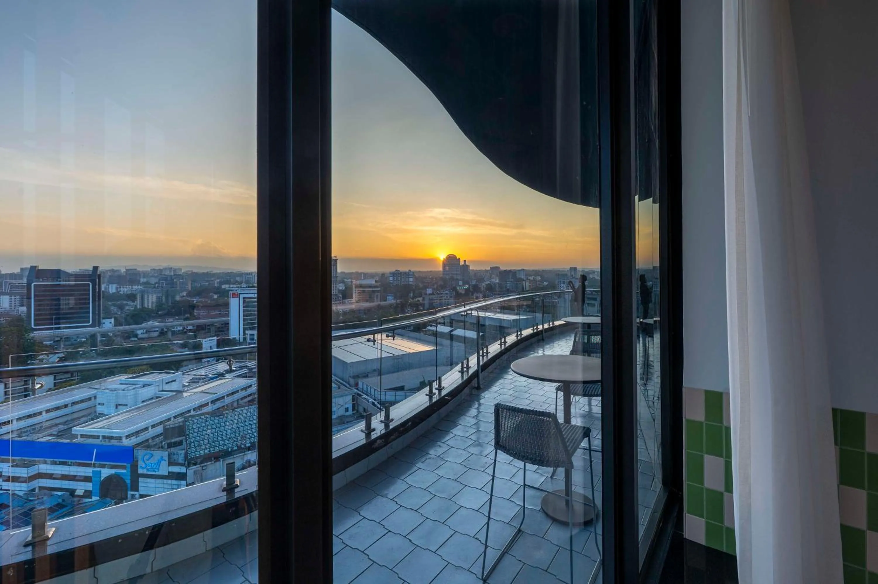 Restaurant/places to eat in Hyatt Place Nairobi Westlands