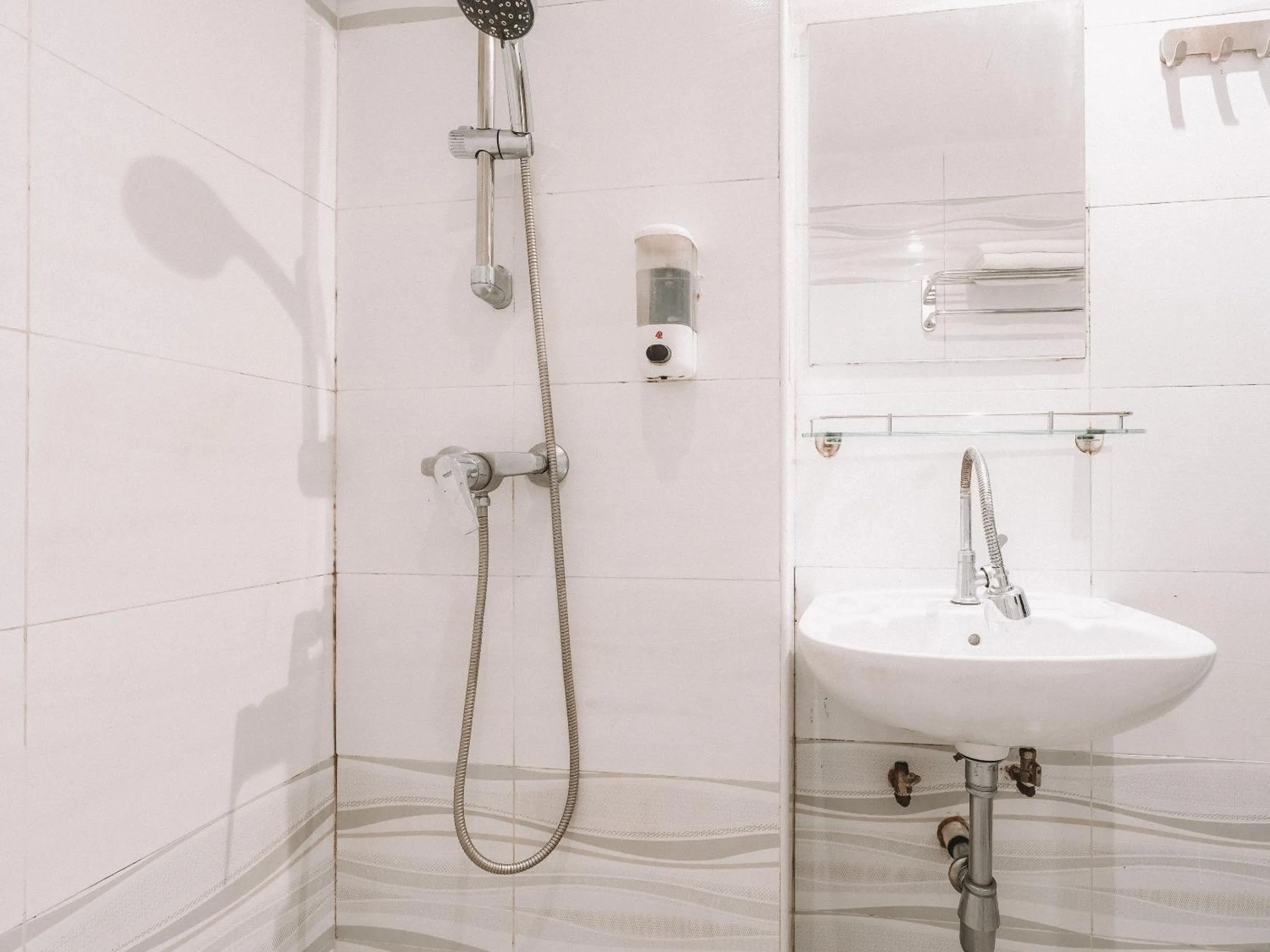 Bathroom in Hi Hotel Dot, 11Hrs, Stay from 10PM to 9AM