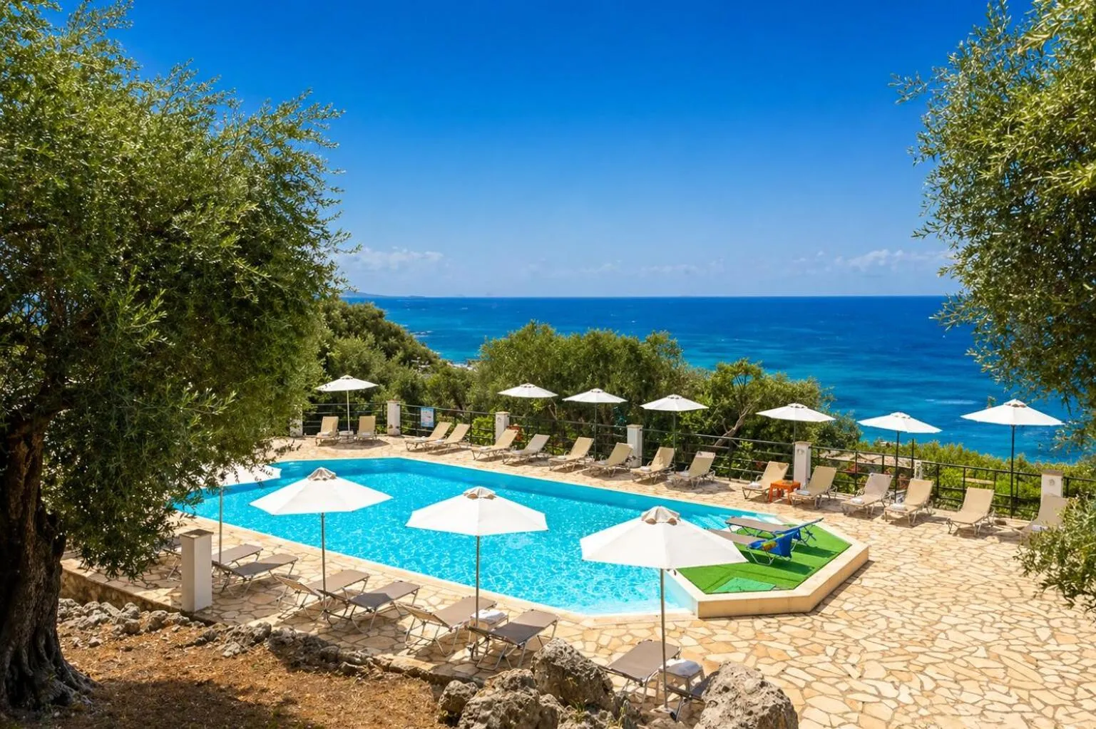 Swimming pool in Nissaki Sea View Hotel