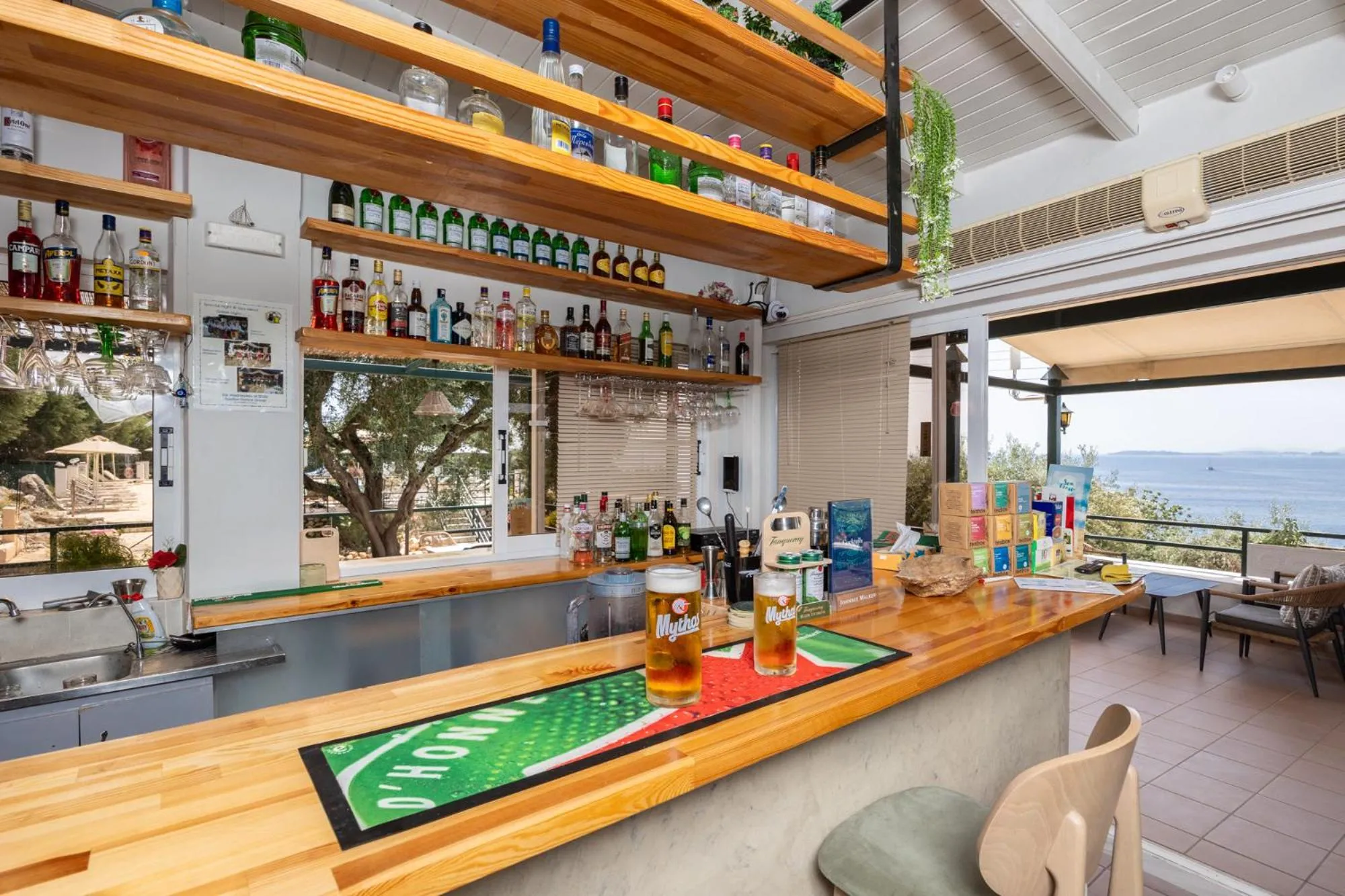 Restaurant/places to eat in Nissaki Sea View Hotel
