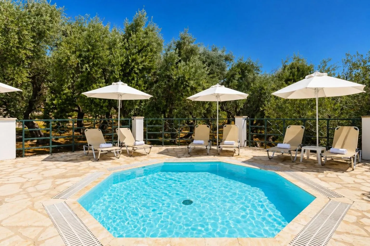 Swimming pool in Nissaki Sea View Hotel