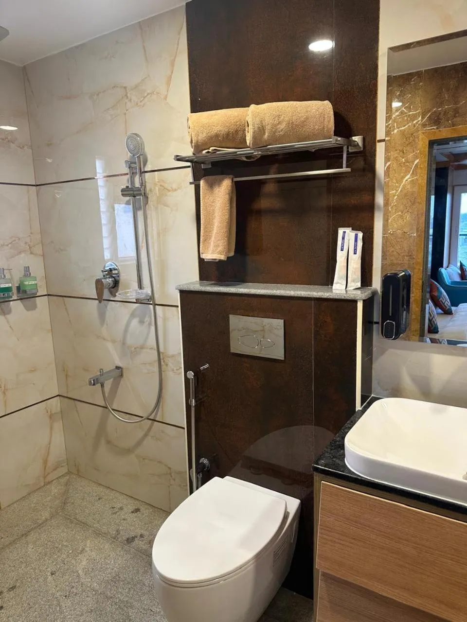 Toilet in The VP Residency Towerrs