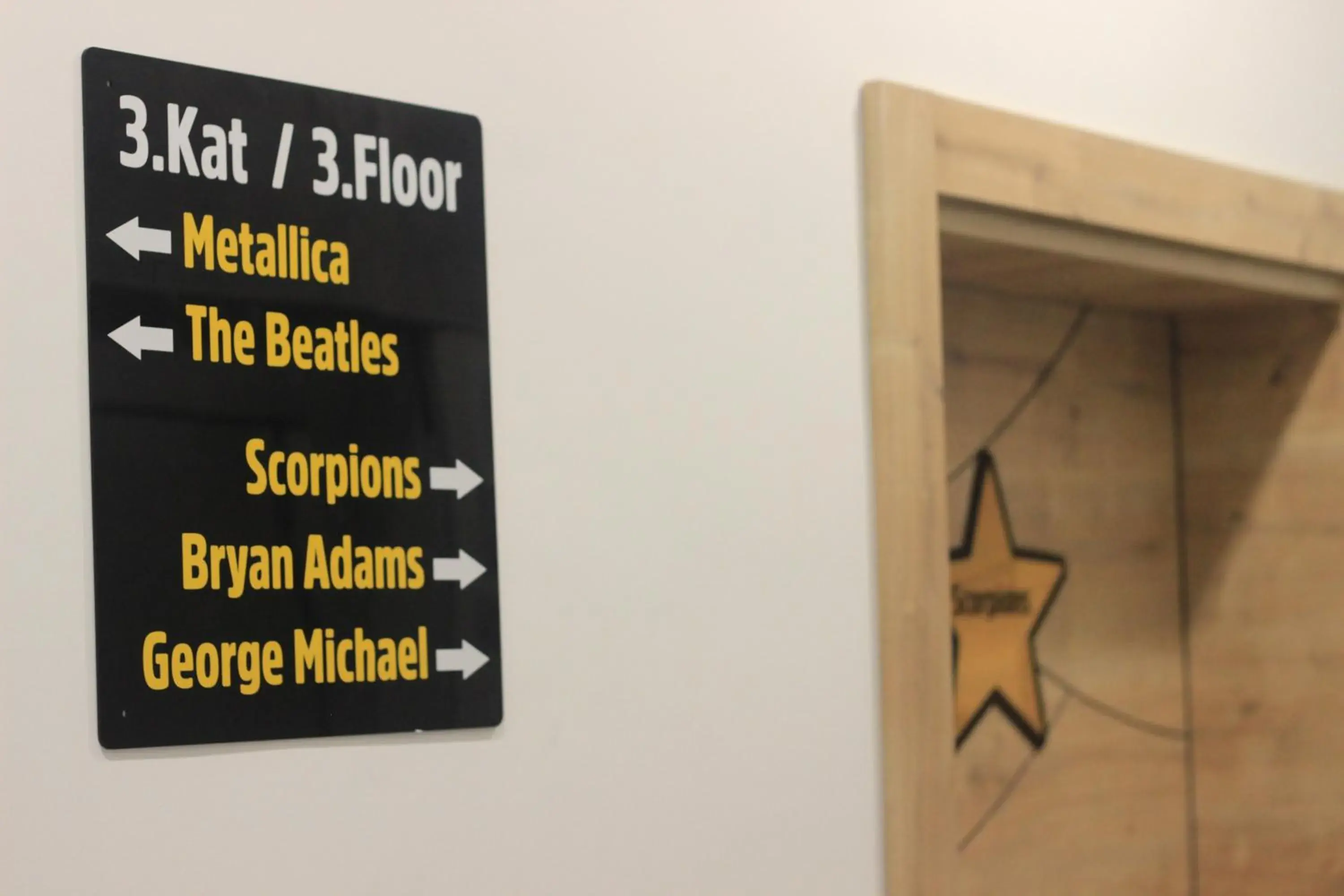 Decorative detail in Retro Star Suites Decorative detail in Retro Star Suites