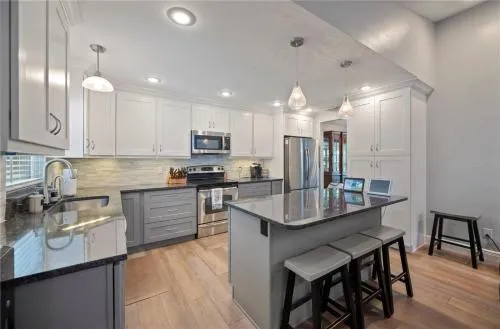 2 Bed Apartment Sleeps 4 with Free Parking
