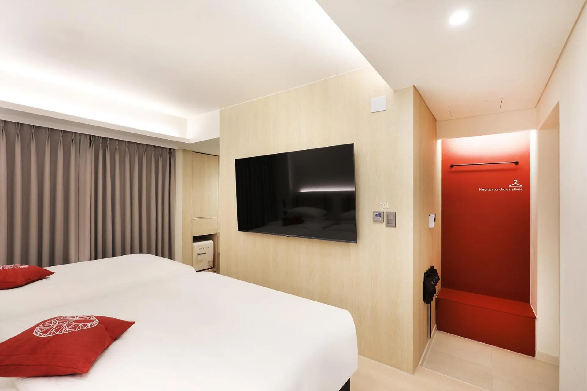 Bed in Seoul Inn Hotel by The Designers