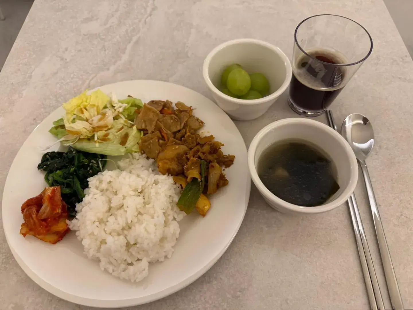 Food and drinks in Seoul Inn Hotel by The Designers Food and drinks in Seoul Inn Hotel by The Designers