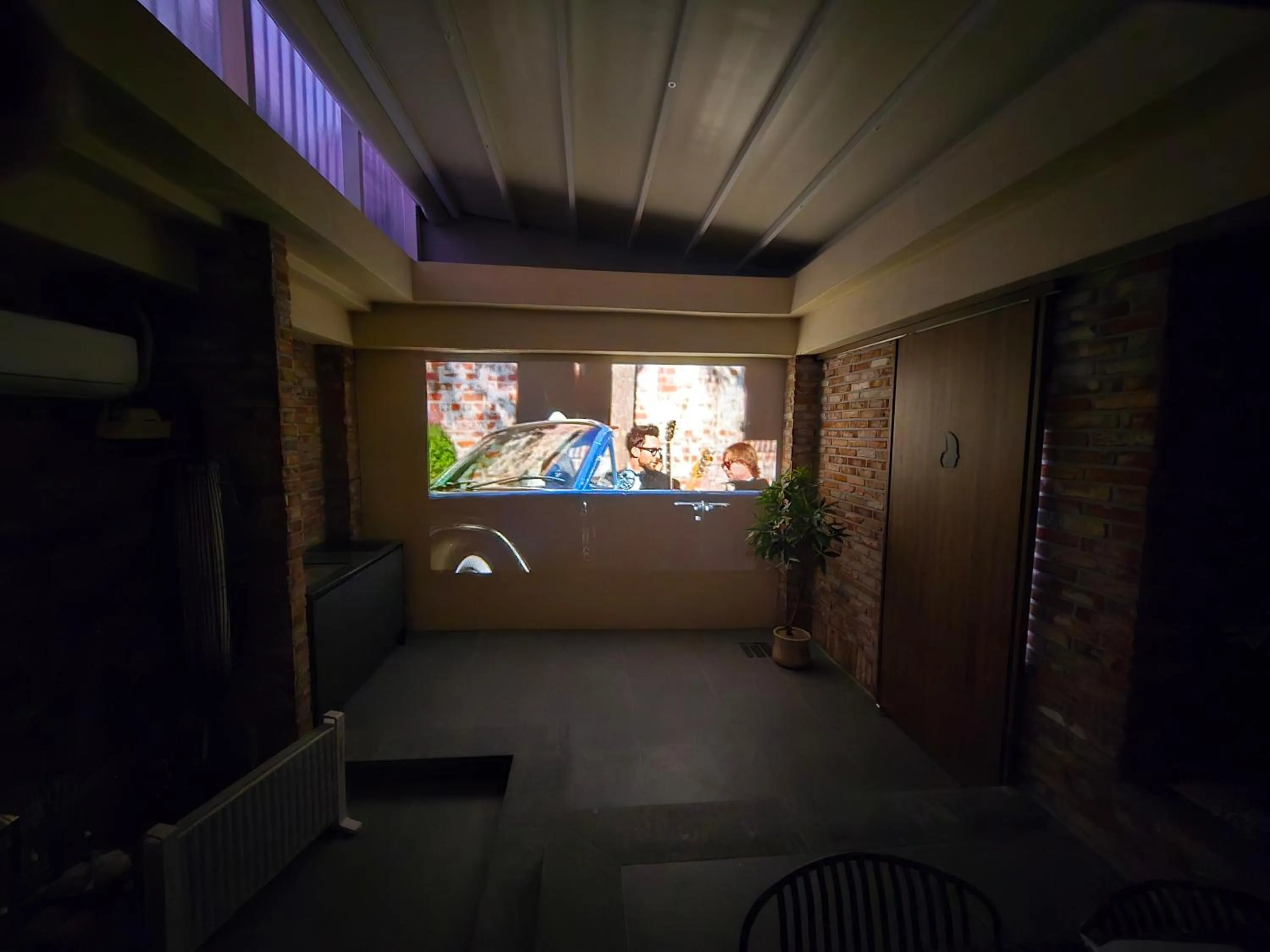 TV and multimedia in Seoul Inn Hotel by The Designers