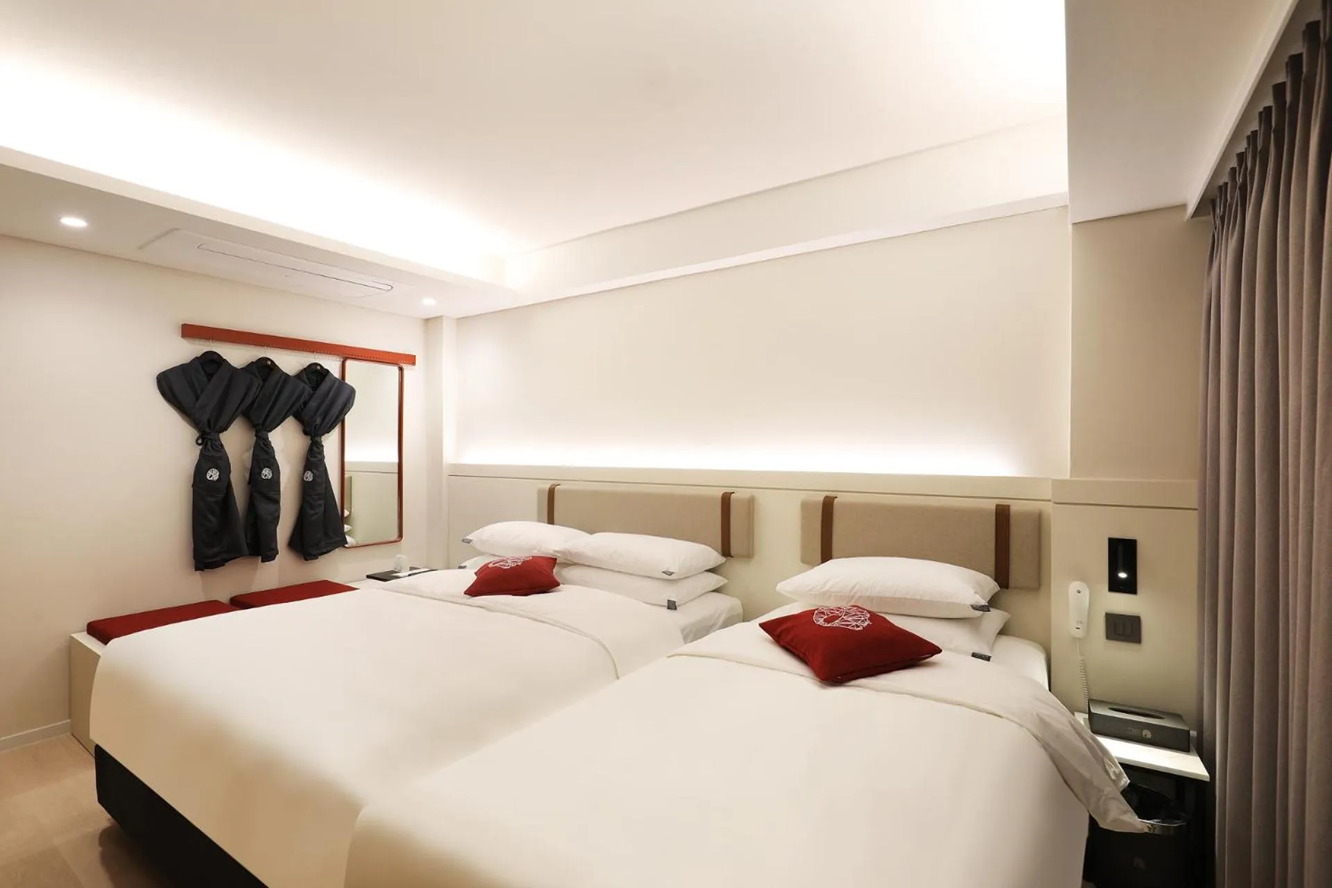 Bed in Seoul Inn Hotel by The Designers