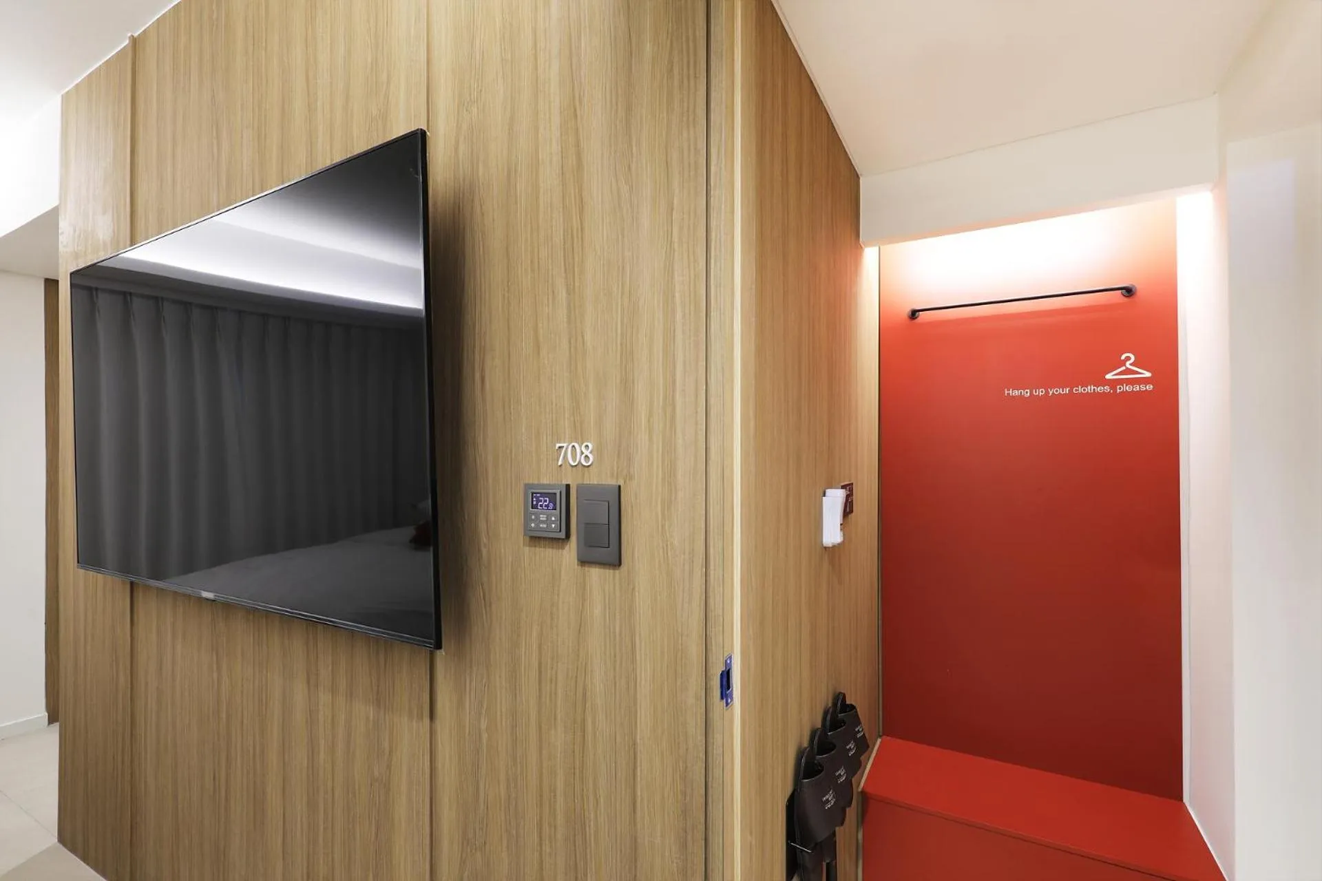 TV and multimedia in Seoul Inn Hotel by The Designers