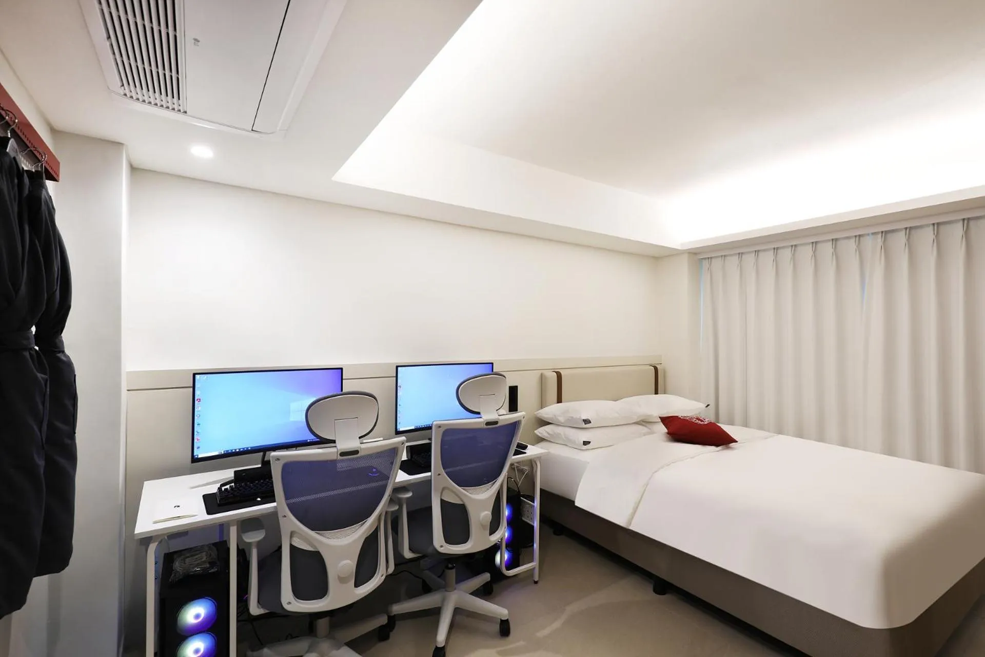 Bed in Seoul Inn Hotel by The Designers