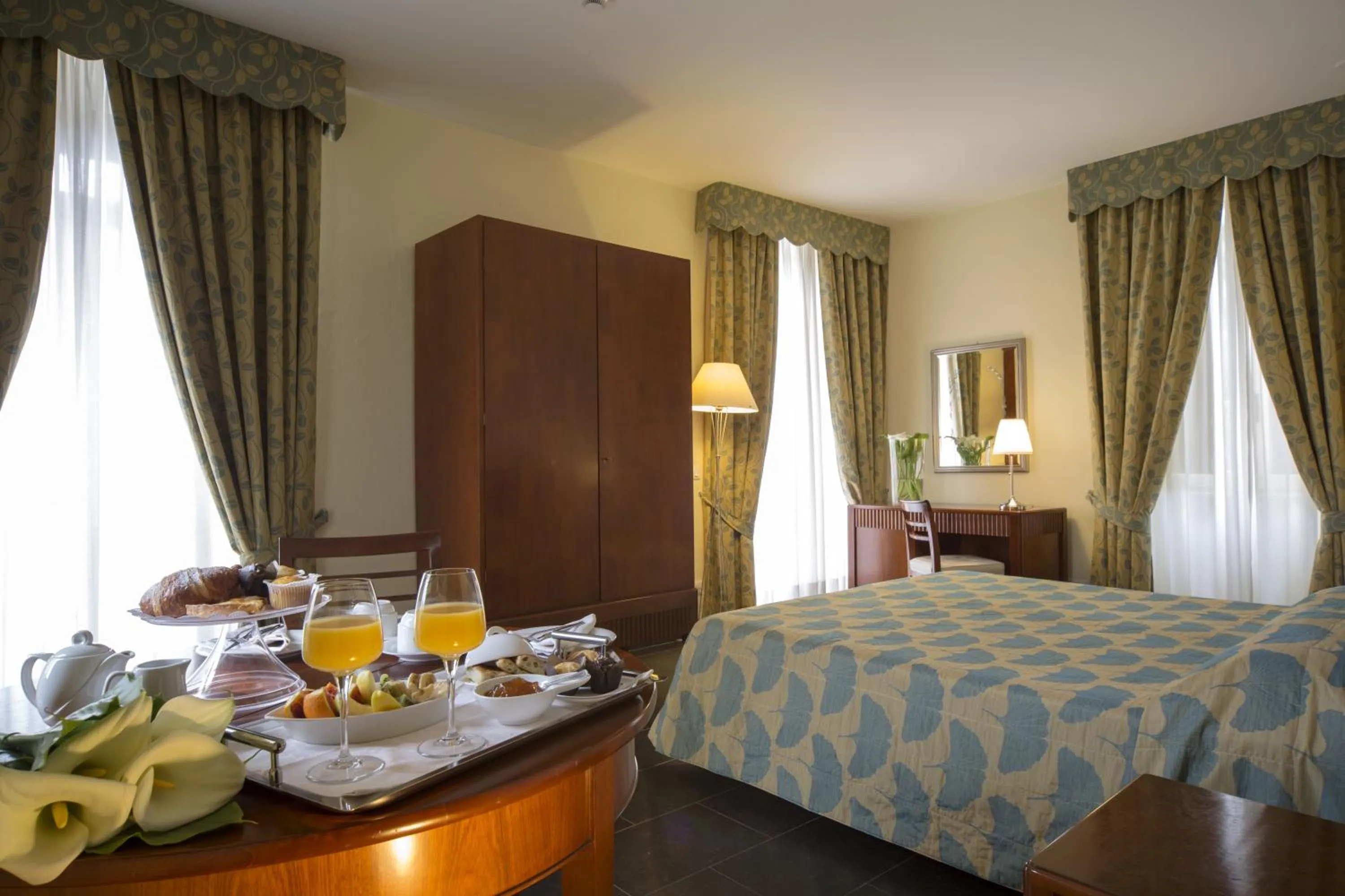 Balcony/Terrace, Bed in Villa Imperiale Hotel