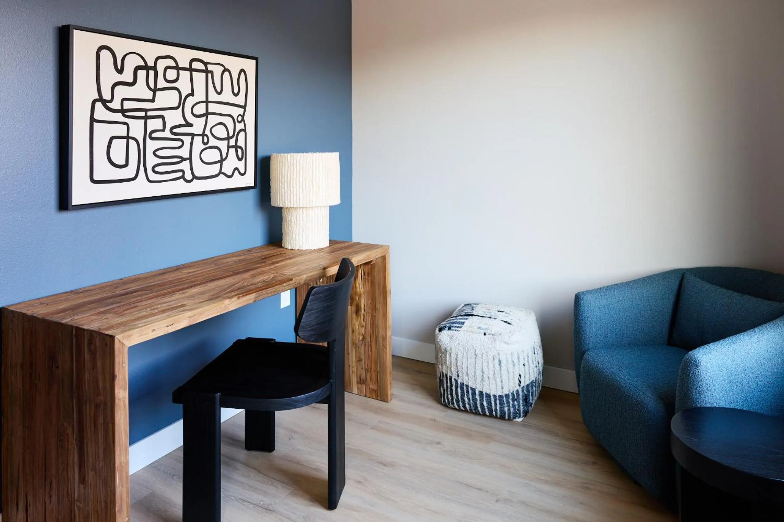 Seating area in The Dylin