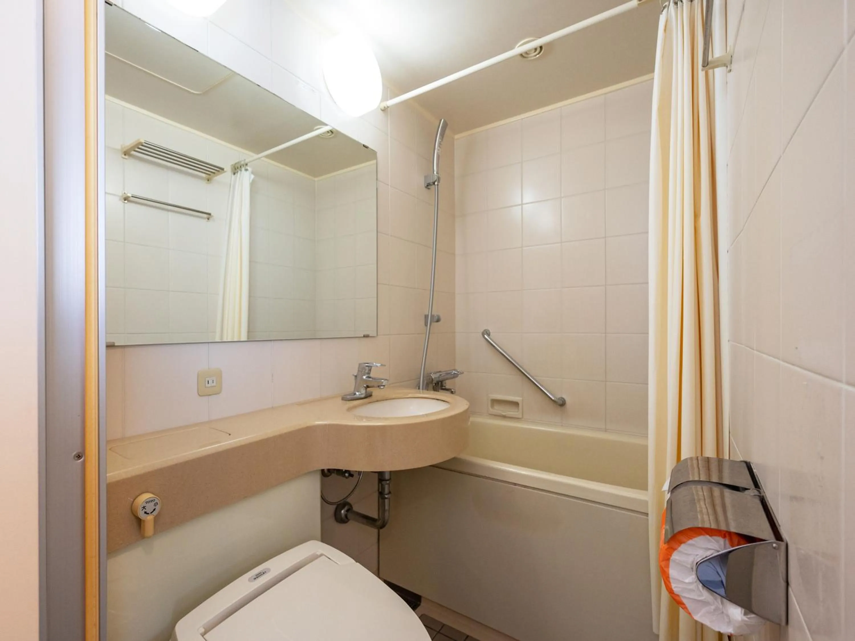 Bathroom in APA Hotel Shonan Tsujido Ekimae