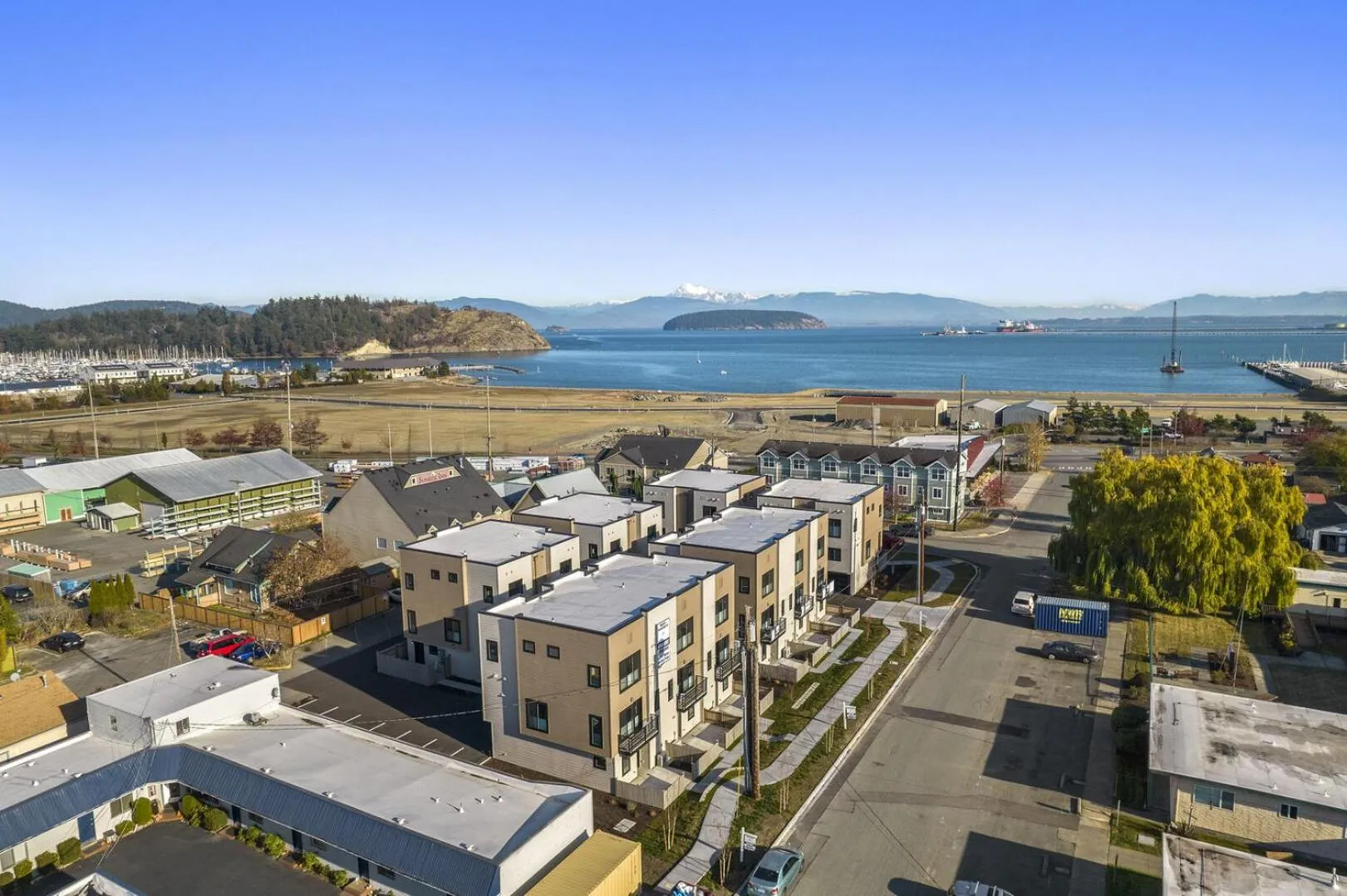 Brand New Fully Updated Condo 908