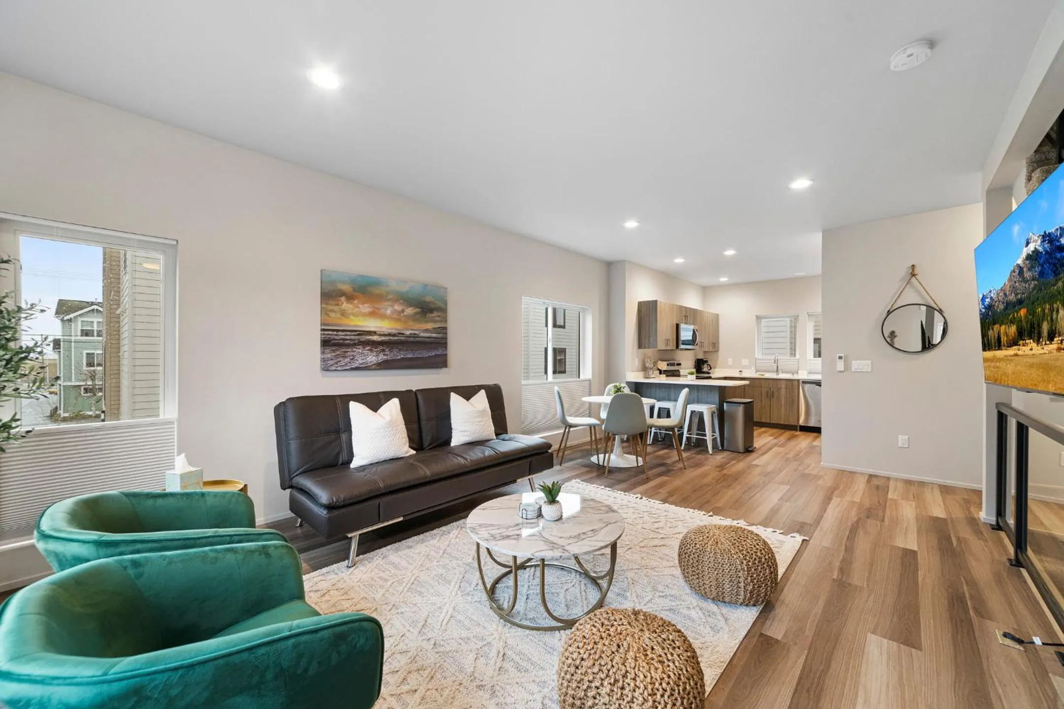 Brand New Fully Updated Condo 908